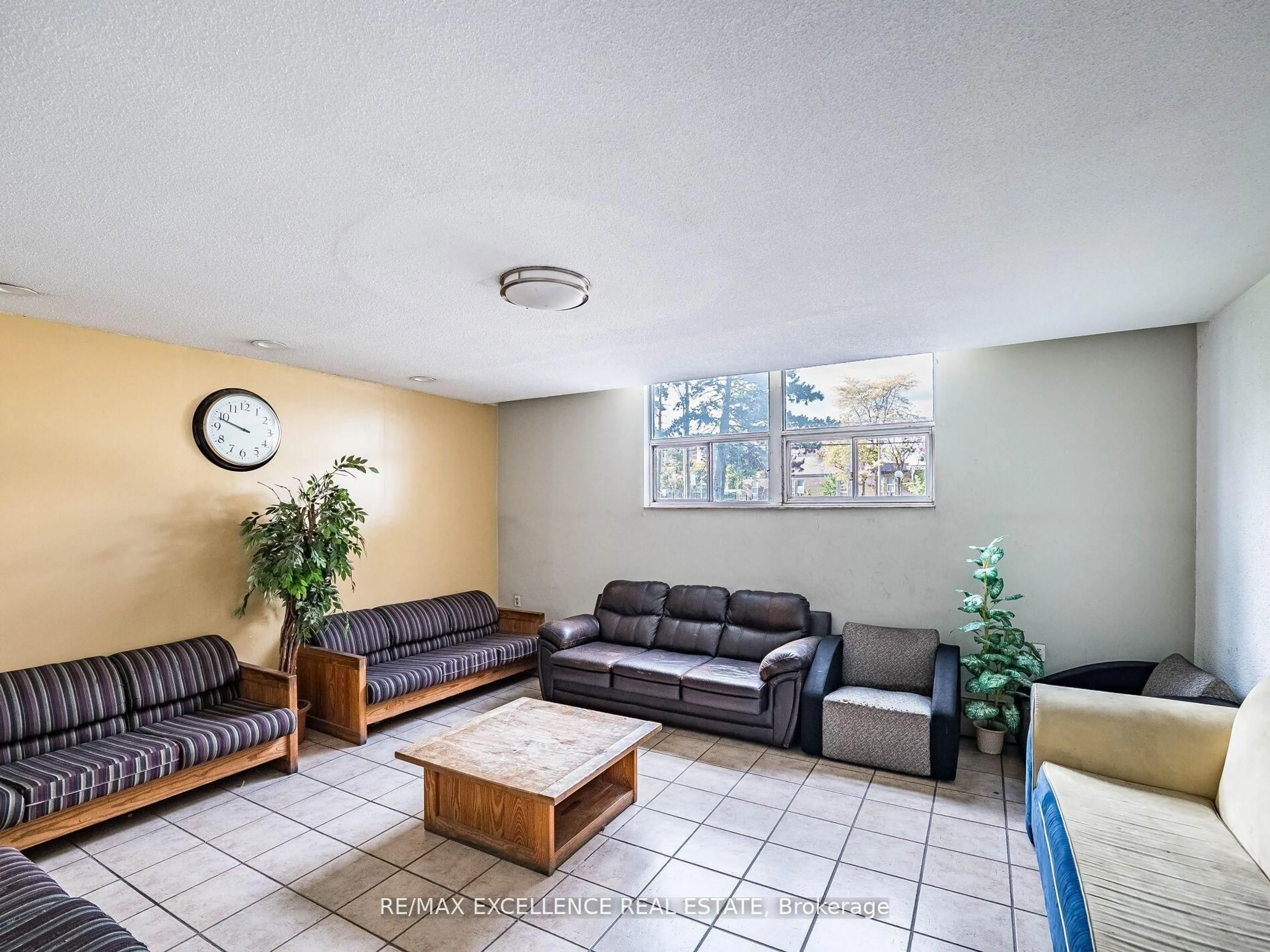 Unknown for 2645 Kipling Ave #1907, Toronto Ontario M9V 3S6