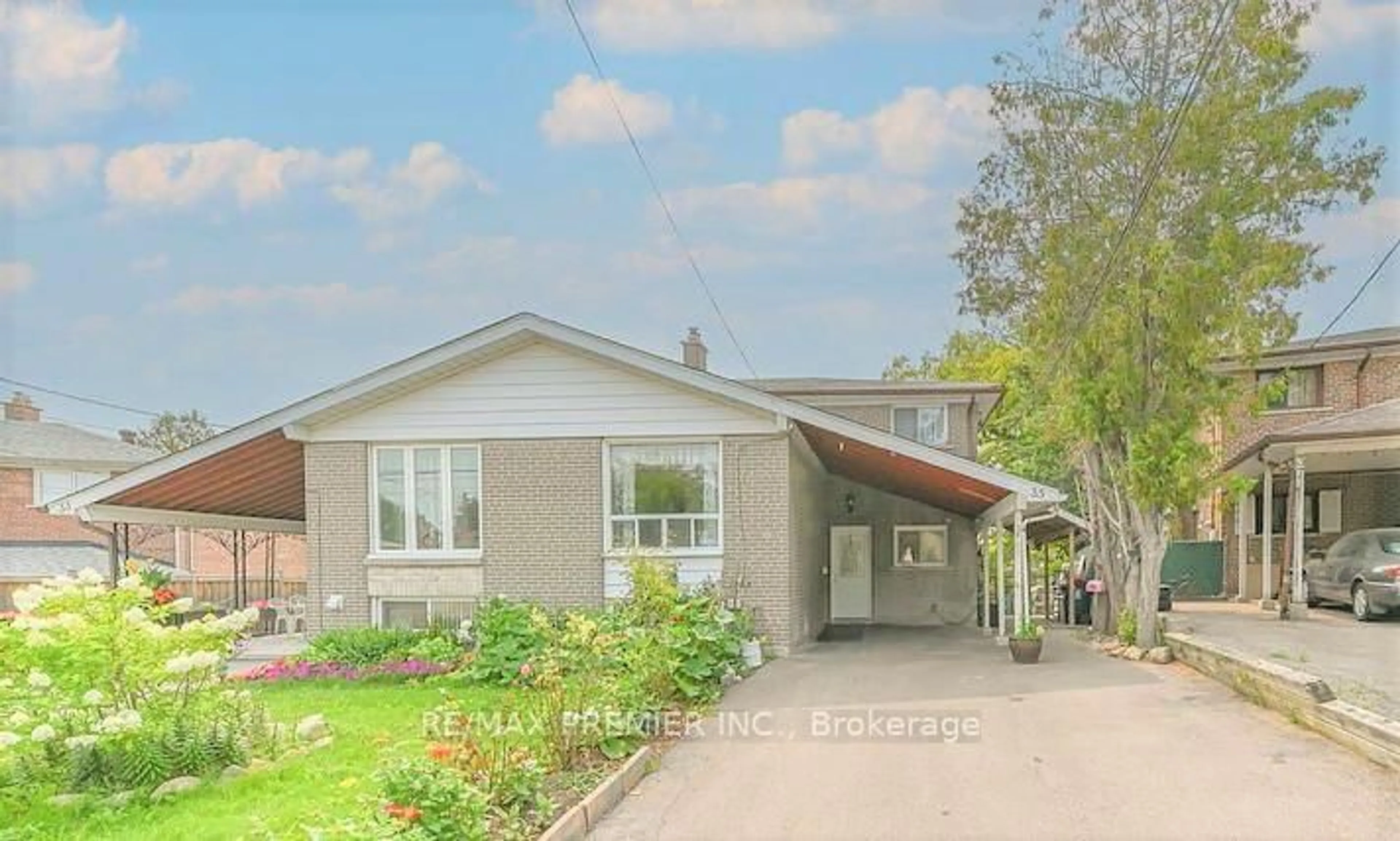Unknown for 35 Faulkner Cres, Toronto Ontario M9M 2B9