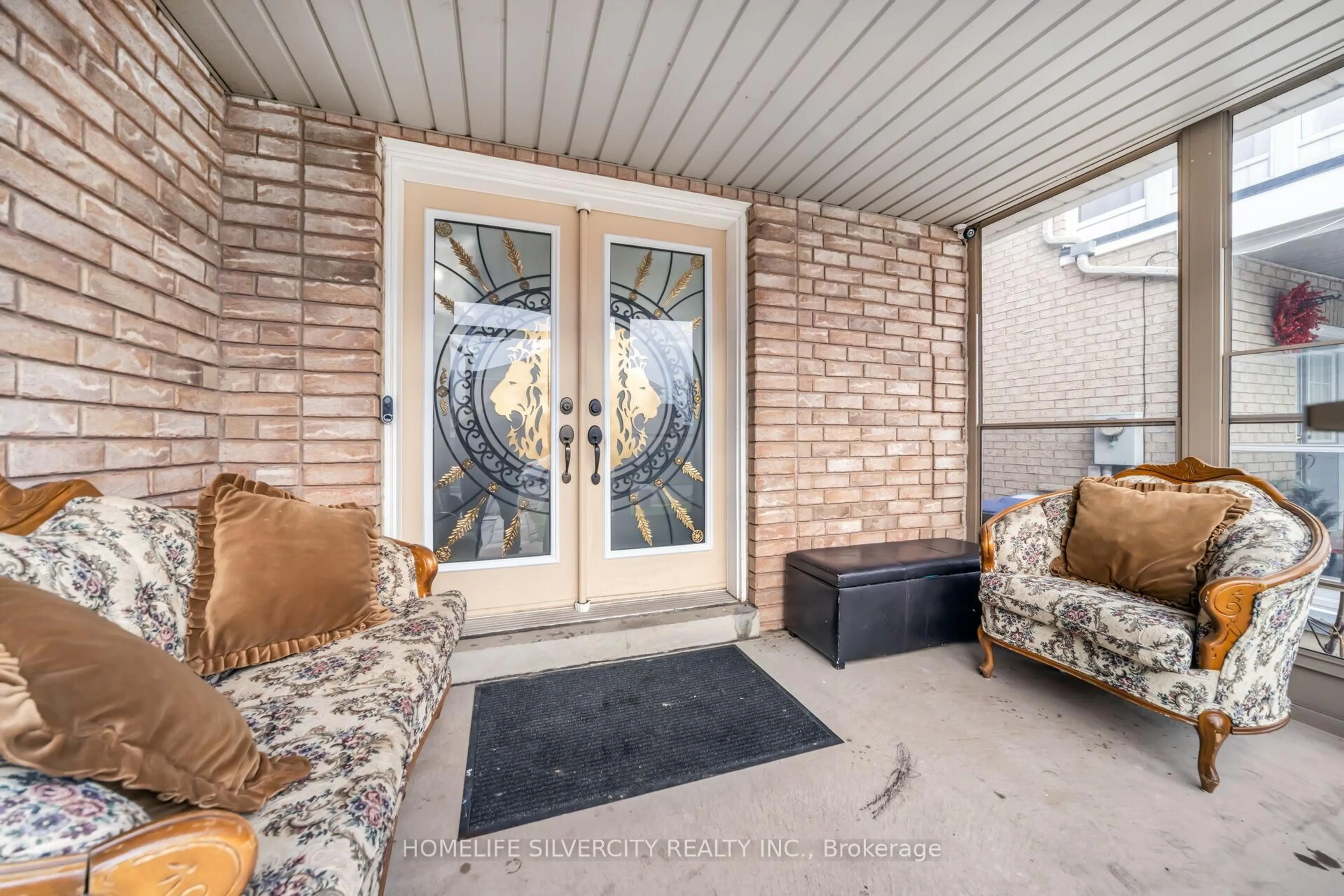 Indoor entryway for 42 Avalanche Cres, Brampton Ontario L6P 1M5
