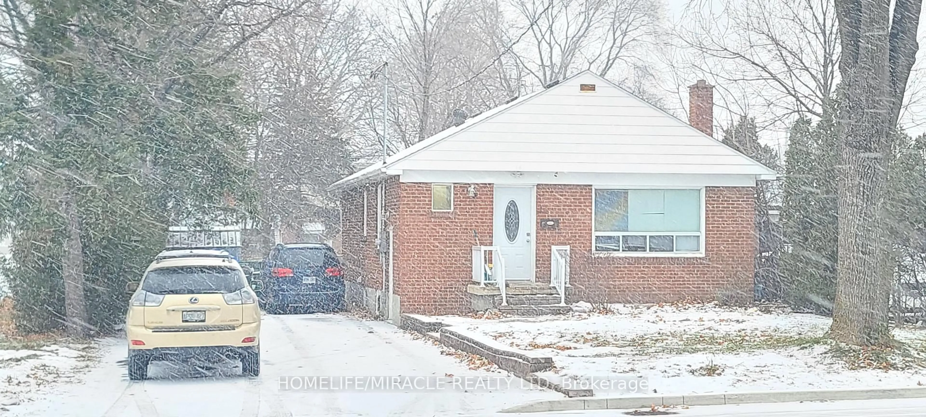 Blurry image for 14 Dallner Rd, Toronto Ontario M3L 1J7