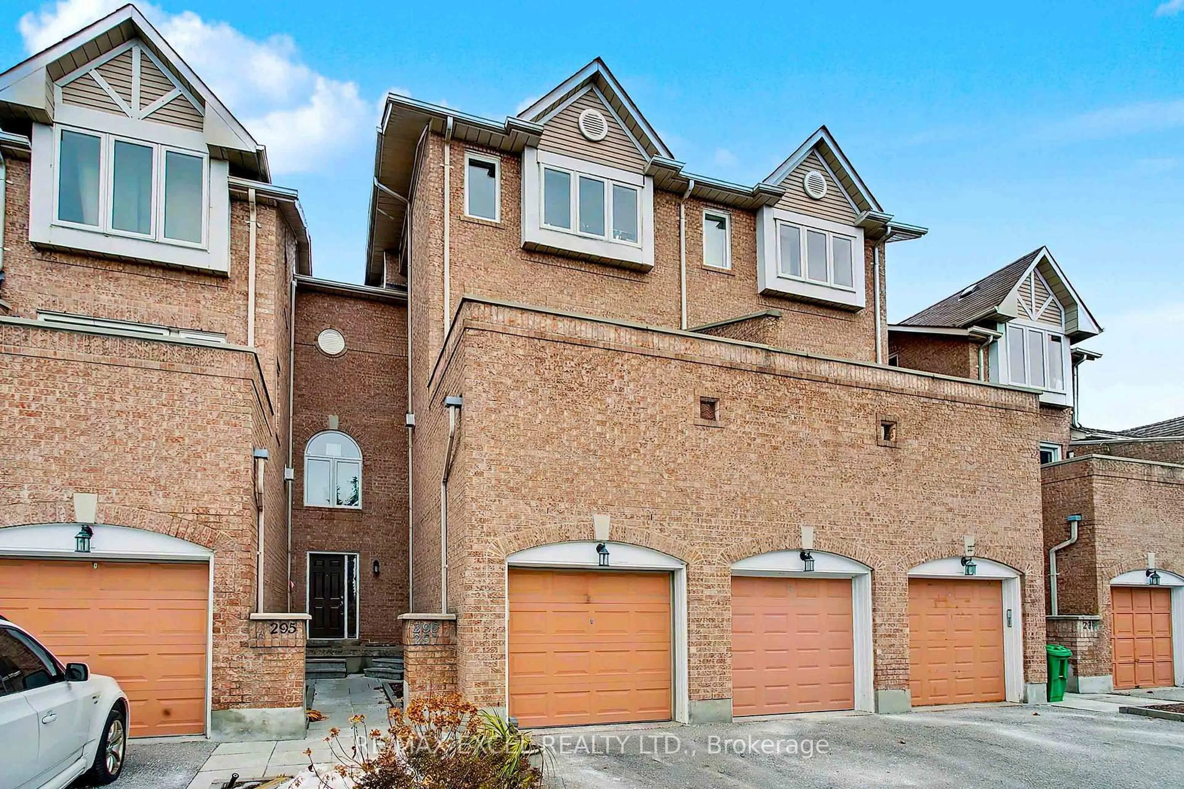 Home with brick exterior material, street for 60 Barondale Dr #297, Mississauga Ontario L4Z 3N8