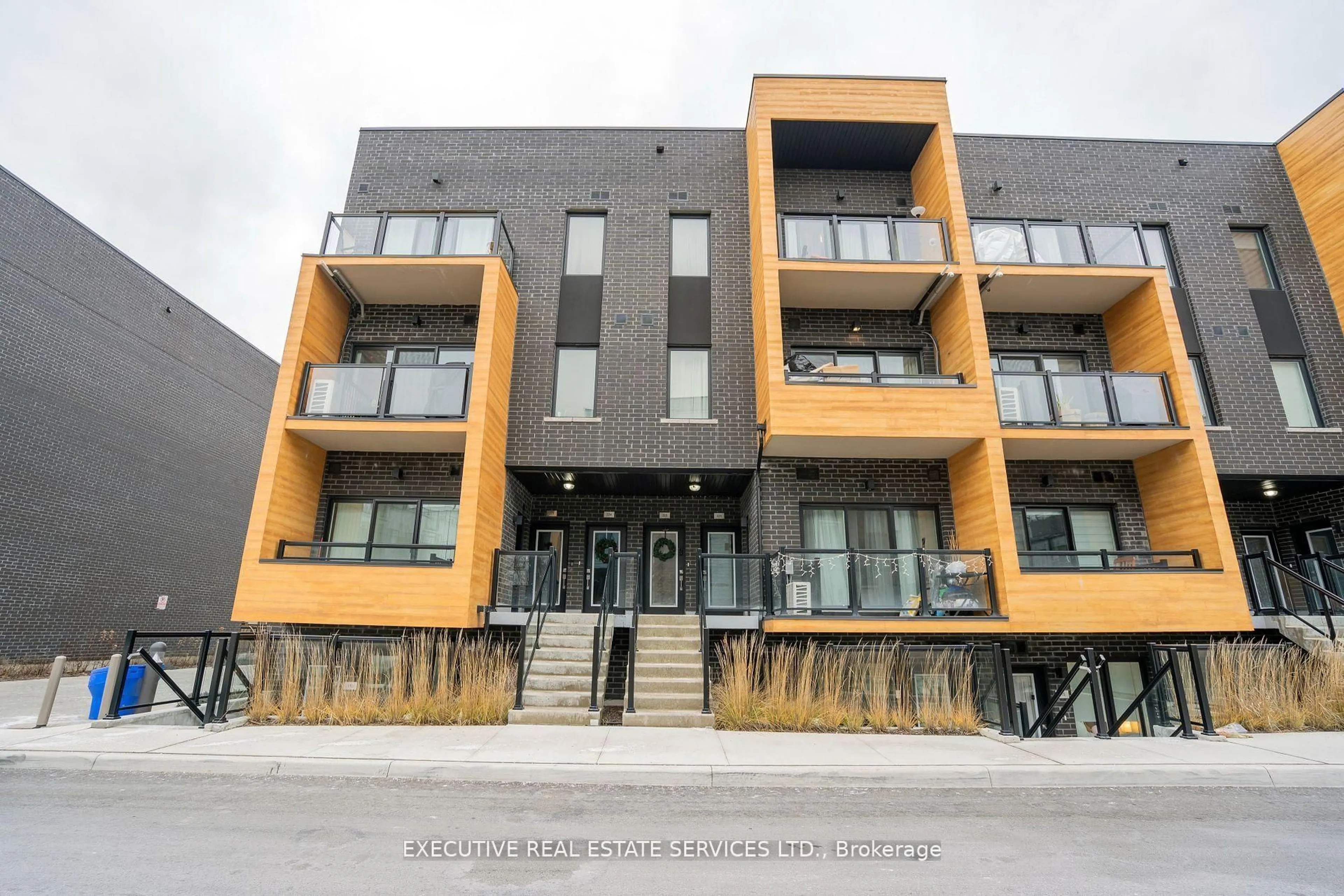 Unknown for 1145 Journeyman Lane #226, Mississauga Ontario L5J 0B5