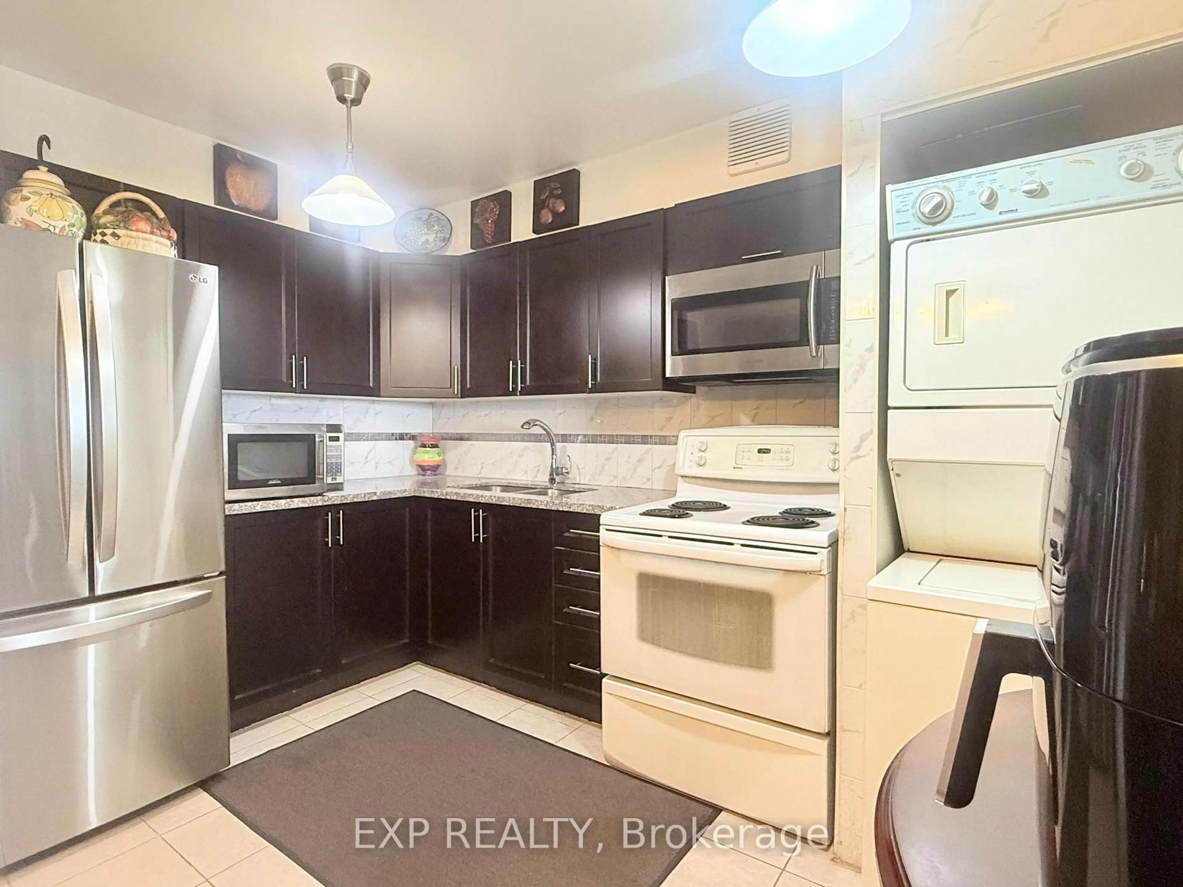 Standard kitchen, unknown for 5 San Romano Way #1009, Toronto Ontario M3N 2Y4