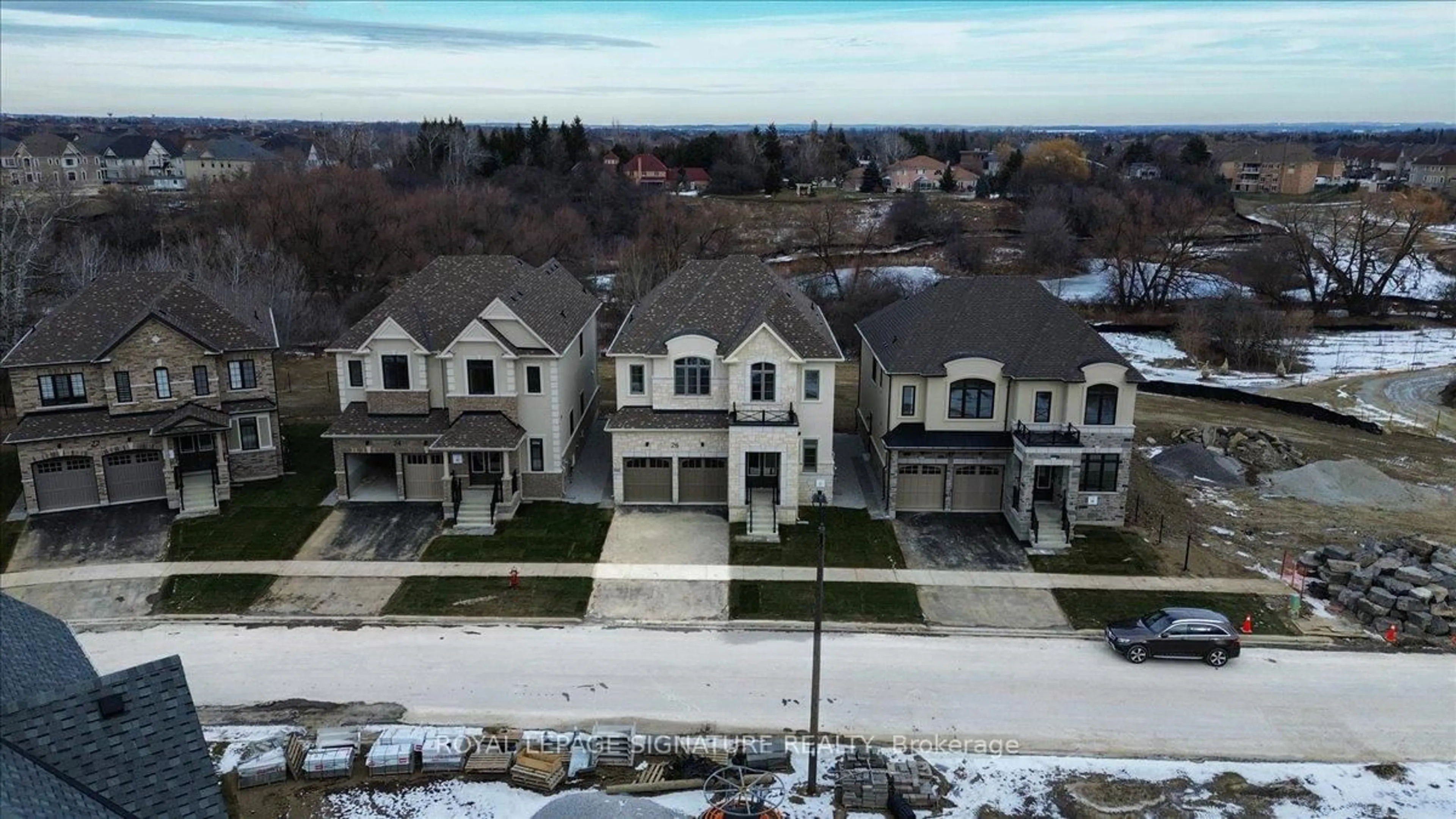 A pic from outside/outdoor area/front of a property/back of a property/a pic from drone, street for 26 Altamira Rd, Brampton Ontario L6P 4S5