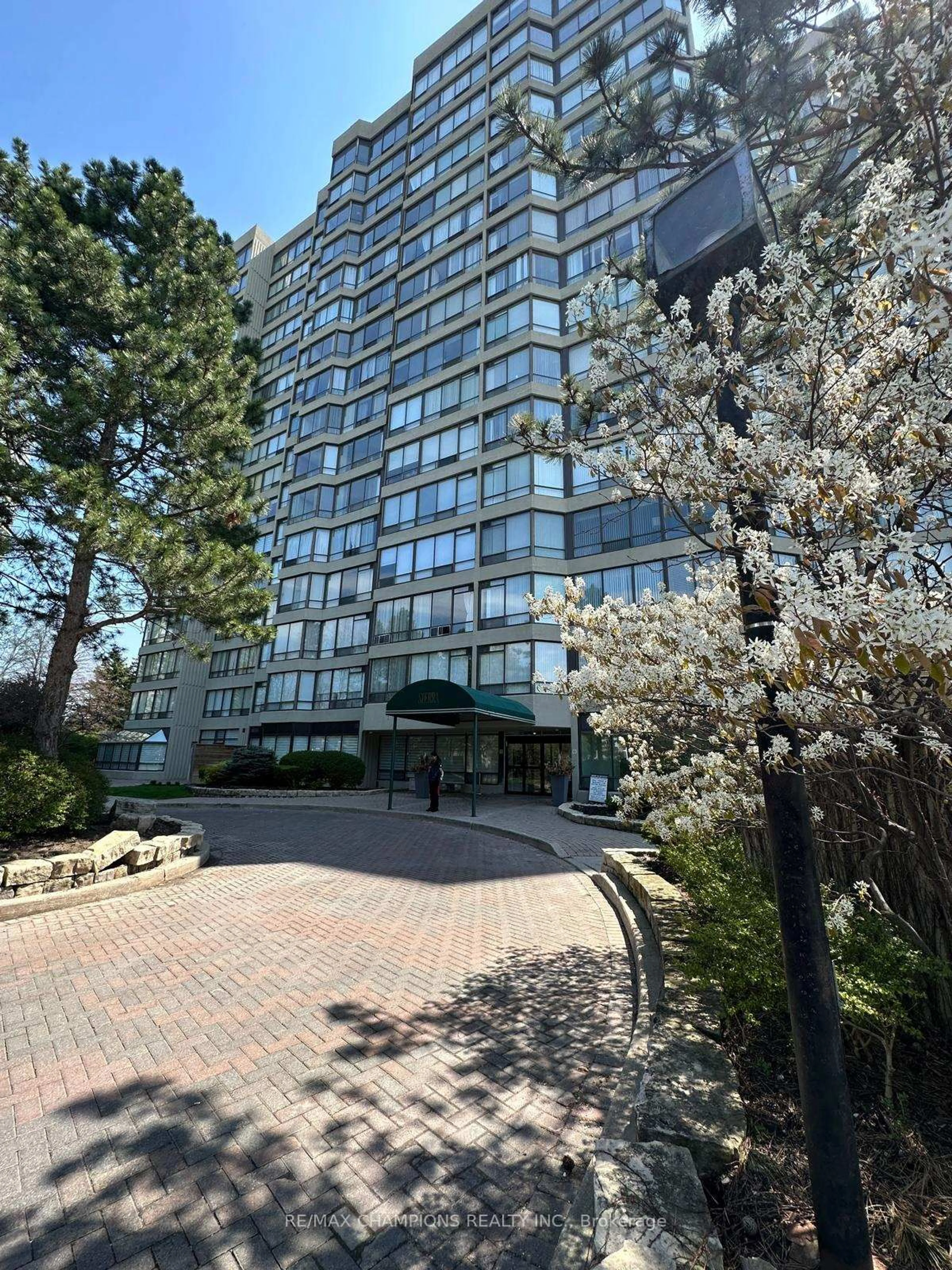 Indoor foyer for 26 Hanover Rd #1406, Brampton Ontario L6S 4T2