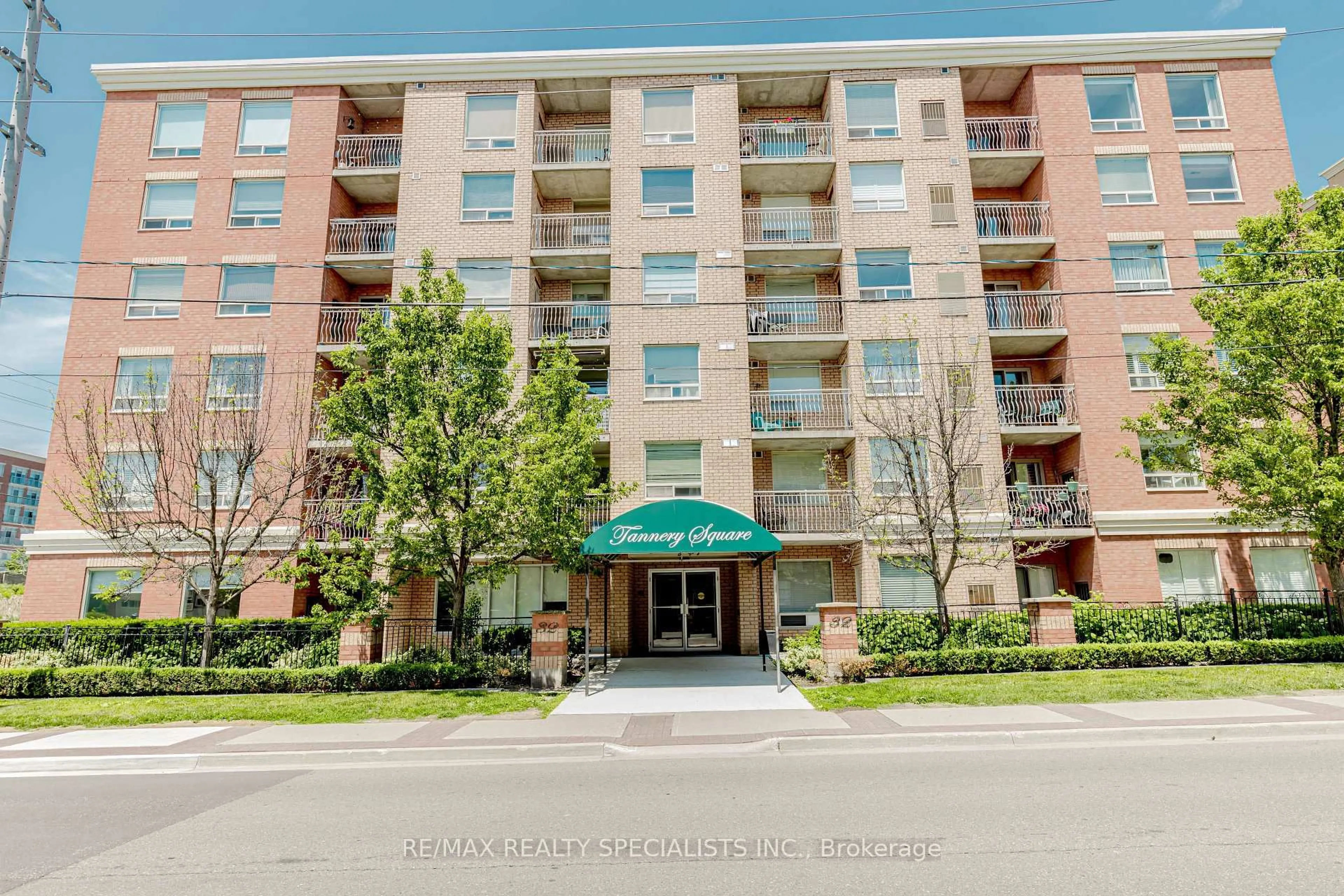 Unknown for 32 Tannery St #401, Mississauga Ontario L5M 6T6