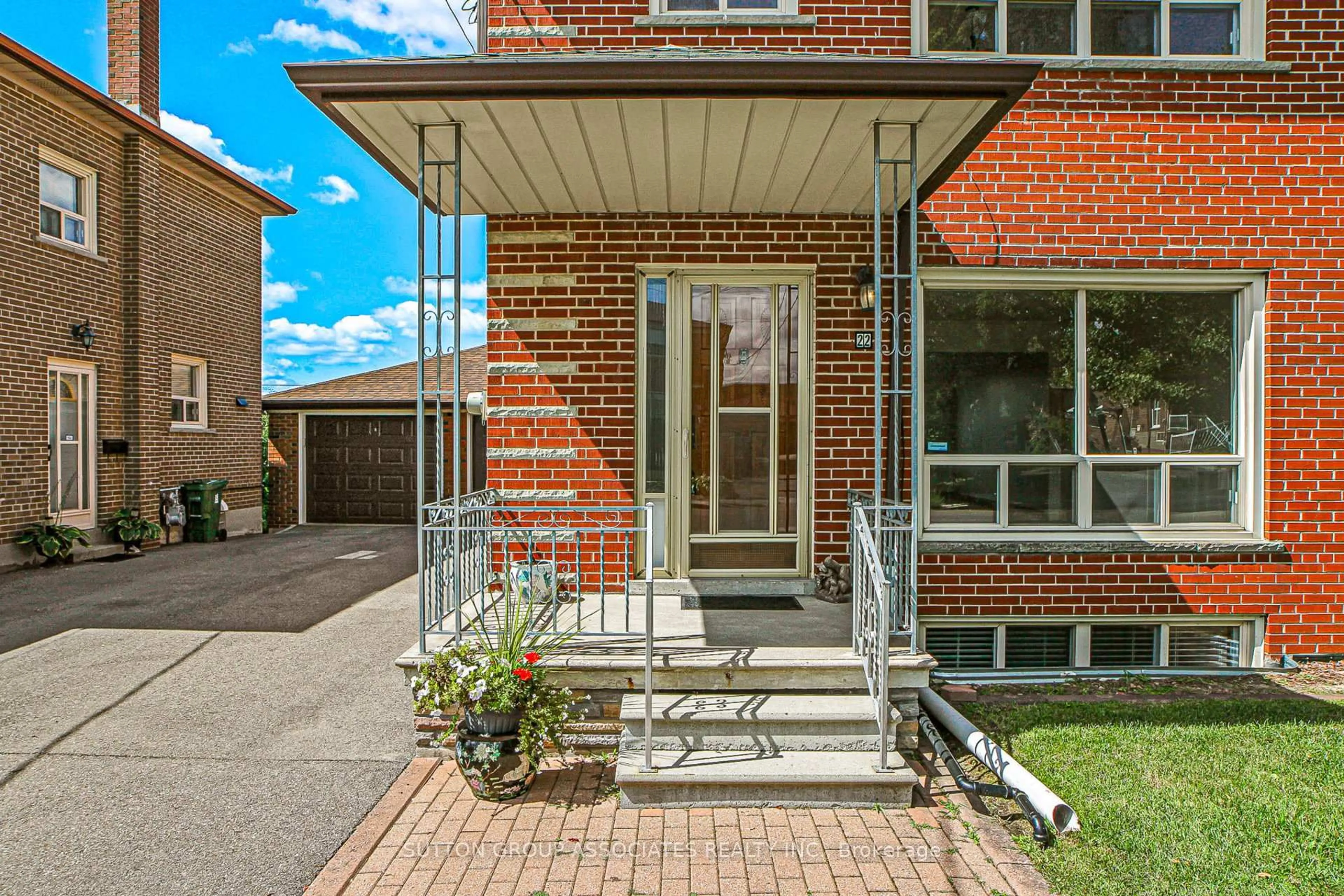 Home with brick exterior material, street for 22 Woodenhill Crt, Toronto Ontario M6M 1K9