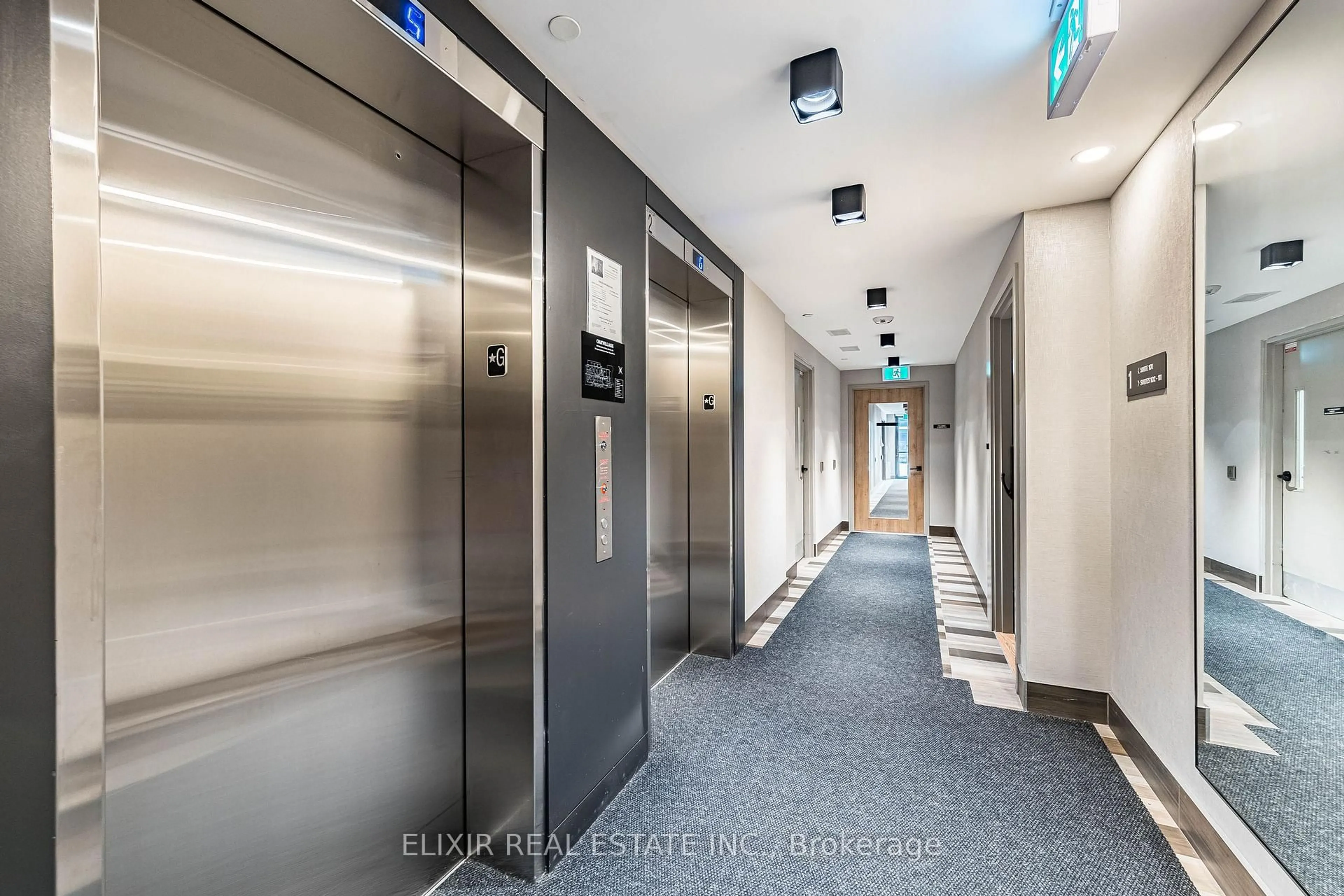 Indoor foyer for 345 Wheat Boom Dr #414, Oakville Ontario L6H 7X4