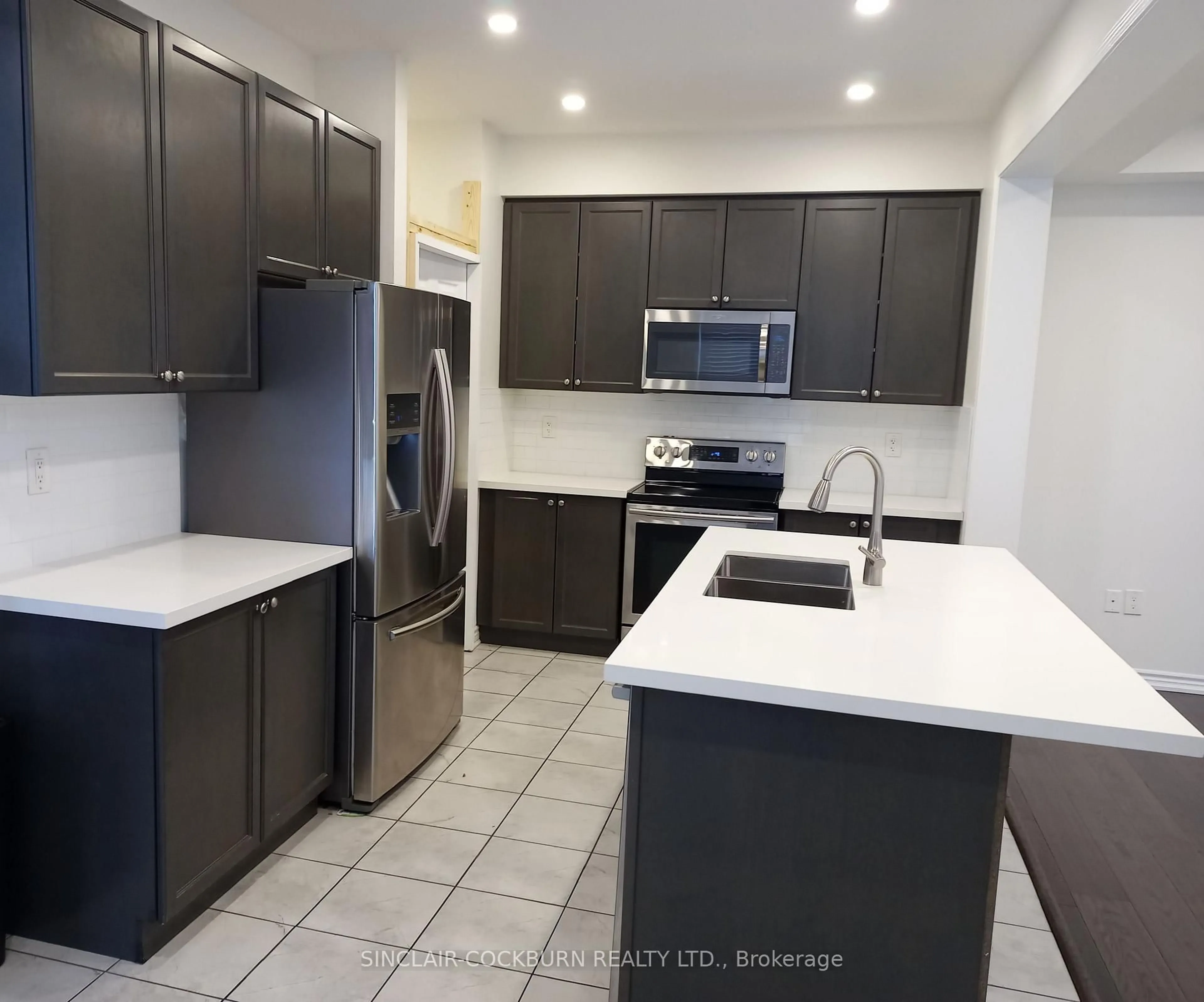 Standard kitchen, ceramic/tile floor for 4 Redfern St, Brampton Ontario L7A 4T7