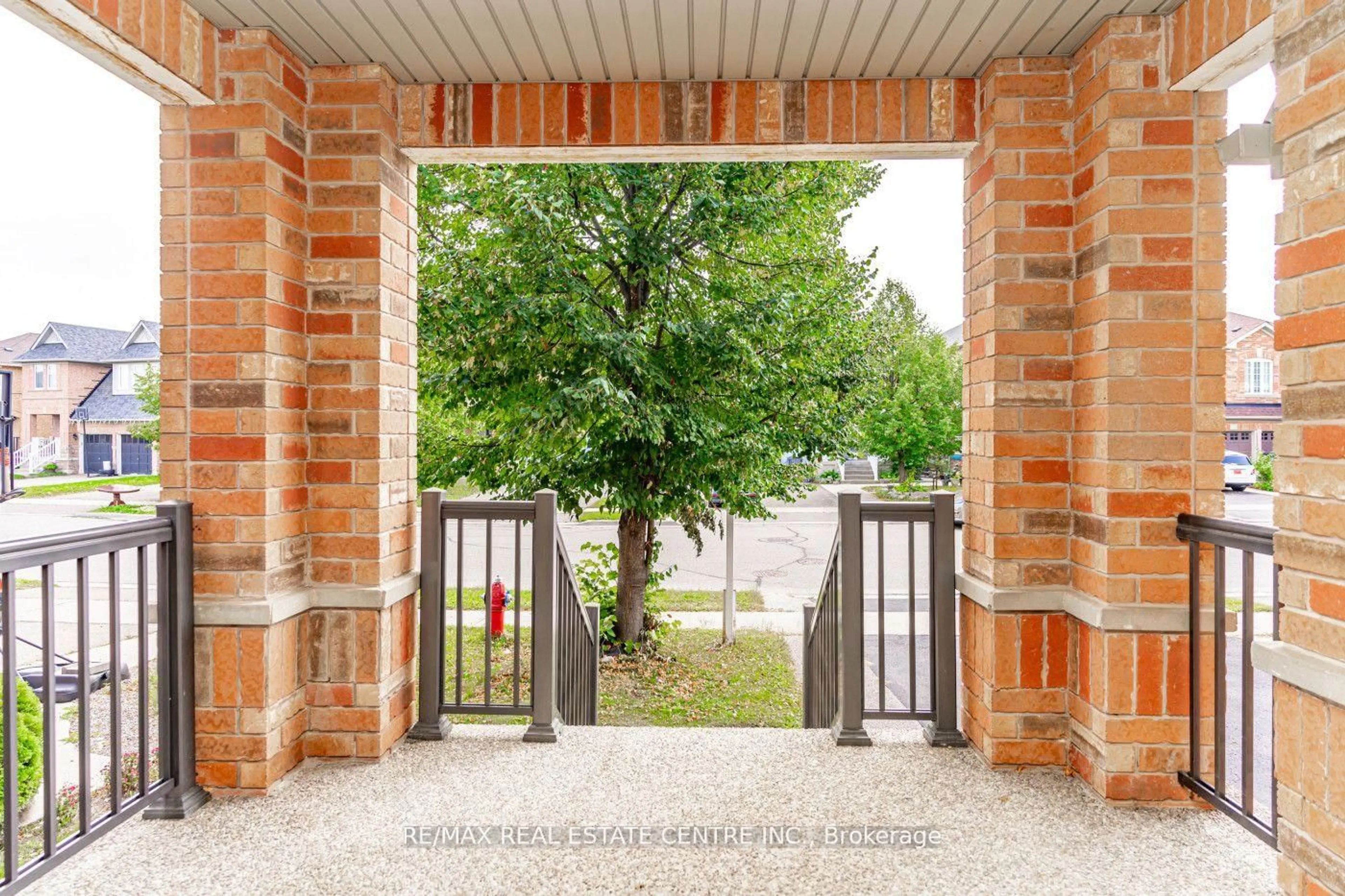 Unknown for 107 Crown Victoria Dr, Brampton Ontario L7A 3X9