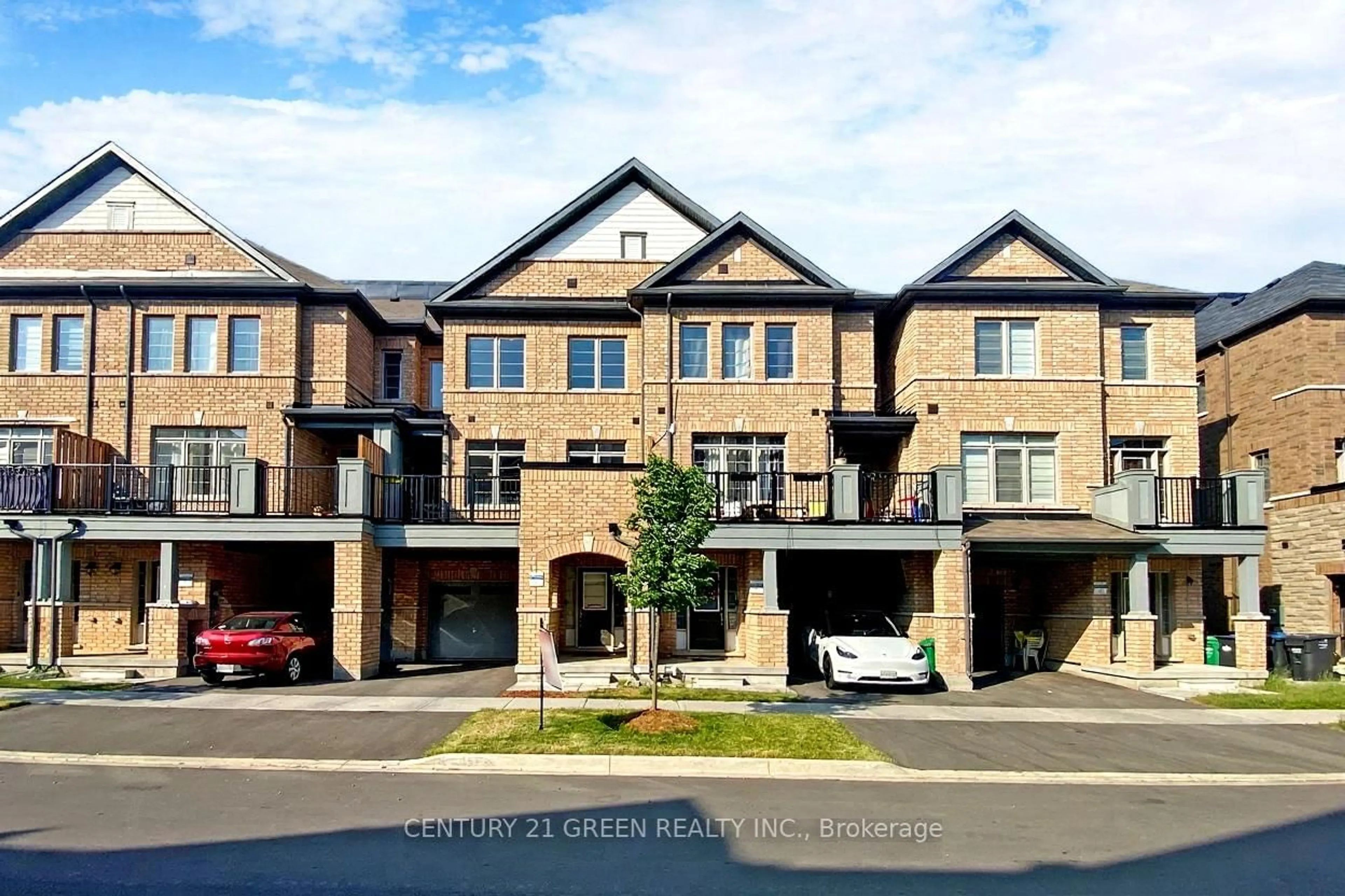 A pic from outside/outdoor area/front of a property/back of a property/a pic from drone, street for 17 Haymarket Dr, Brampton Ontario L7A 5C3