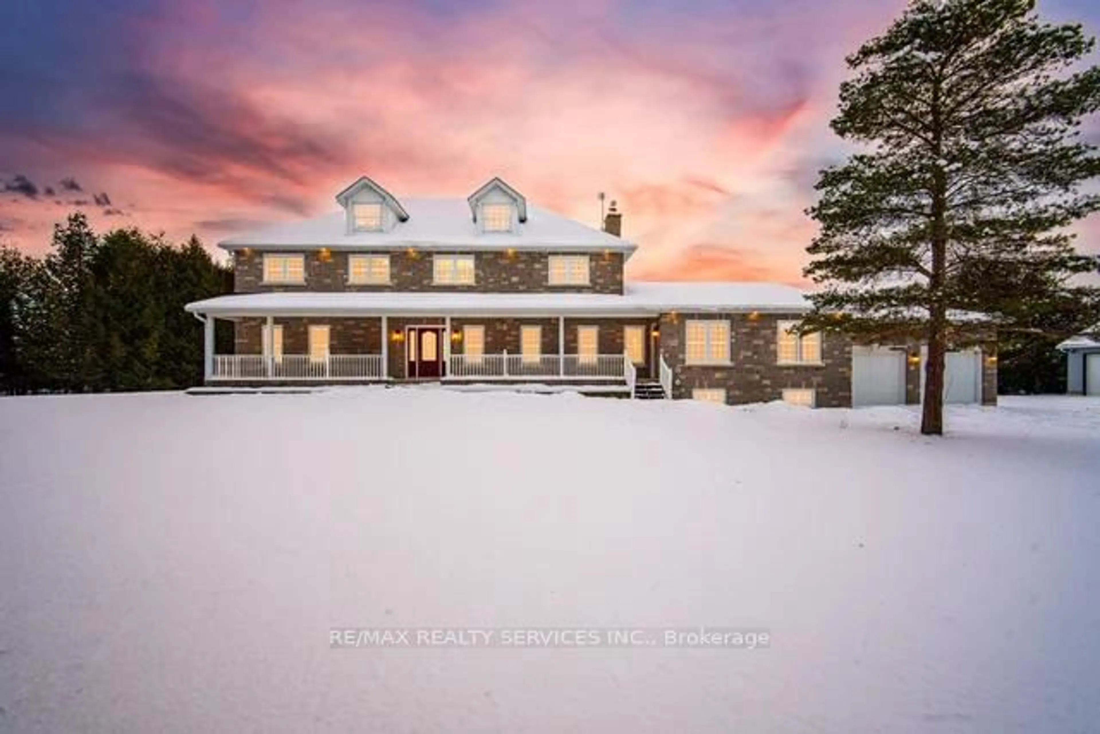 A pic from outside/outdoor area/front of a property/back of a property/a pic from drone, building for 20040 Kennedy Rd, Caledon Ontario L7K 1Y3
