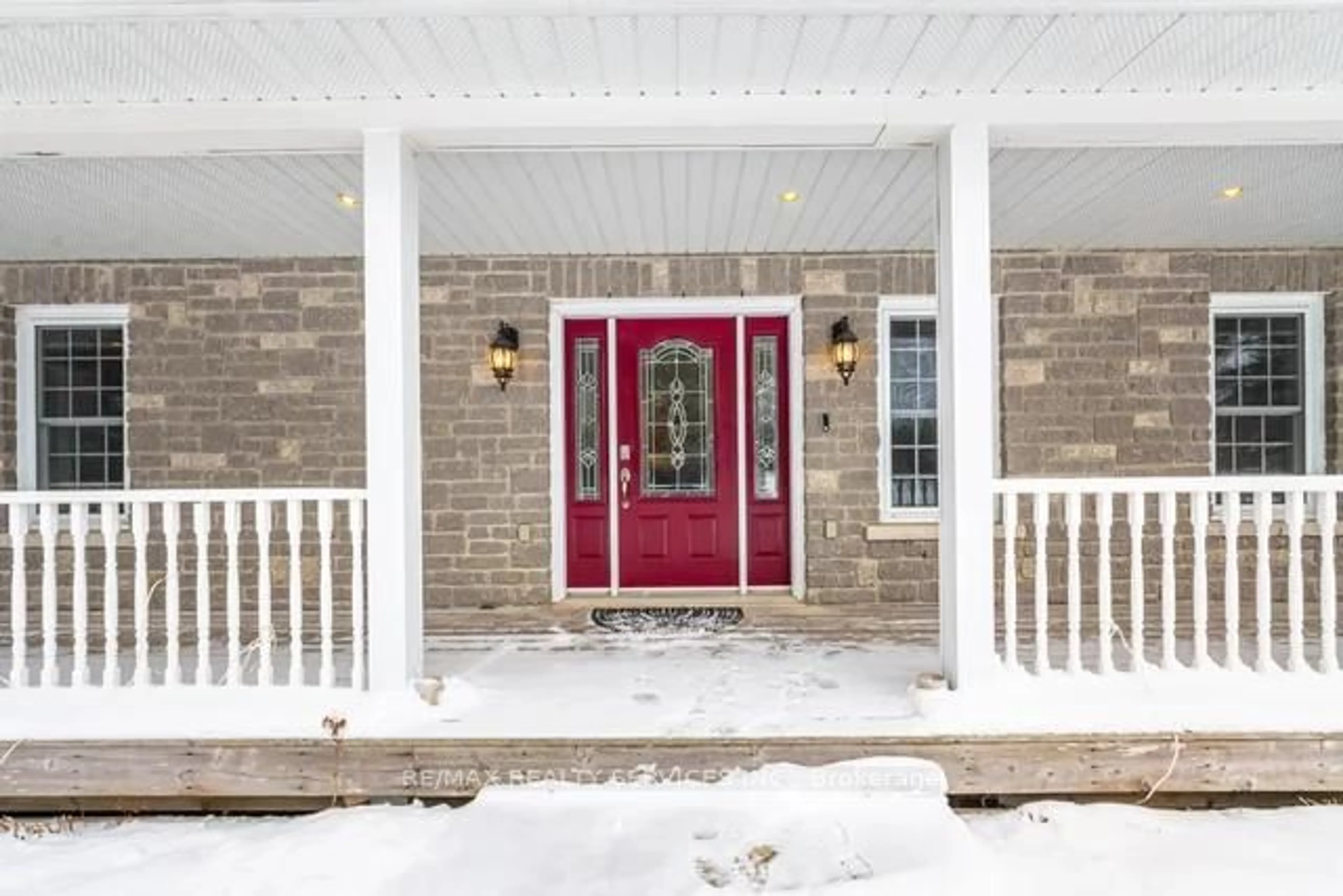 Indoor entryway for 20040 Kennedy Rd, Caledon Ontario L7K 1Y3