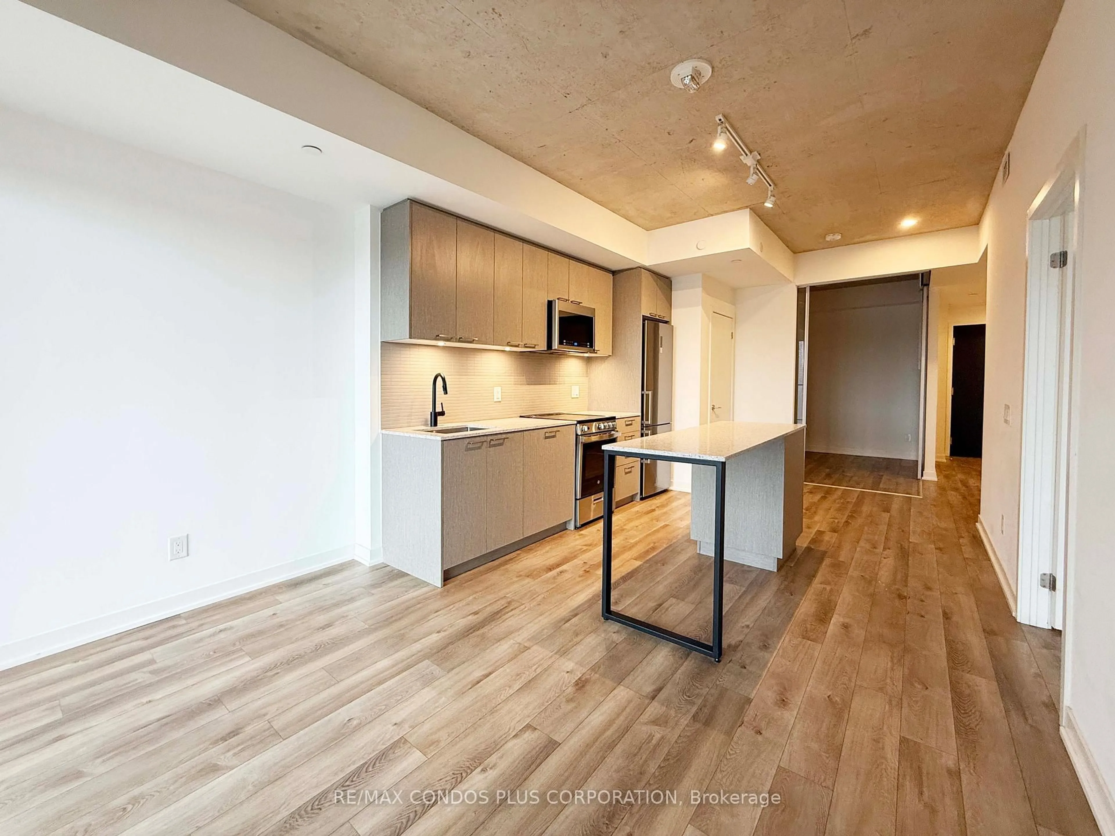 Open concept kitchen, unknown for 1808 St Clair Ave #402, Toronto Ontario M6N 0C1