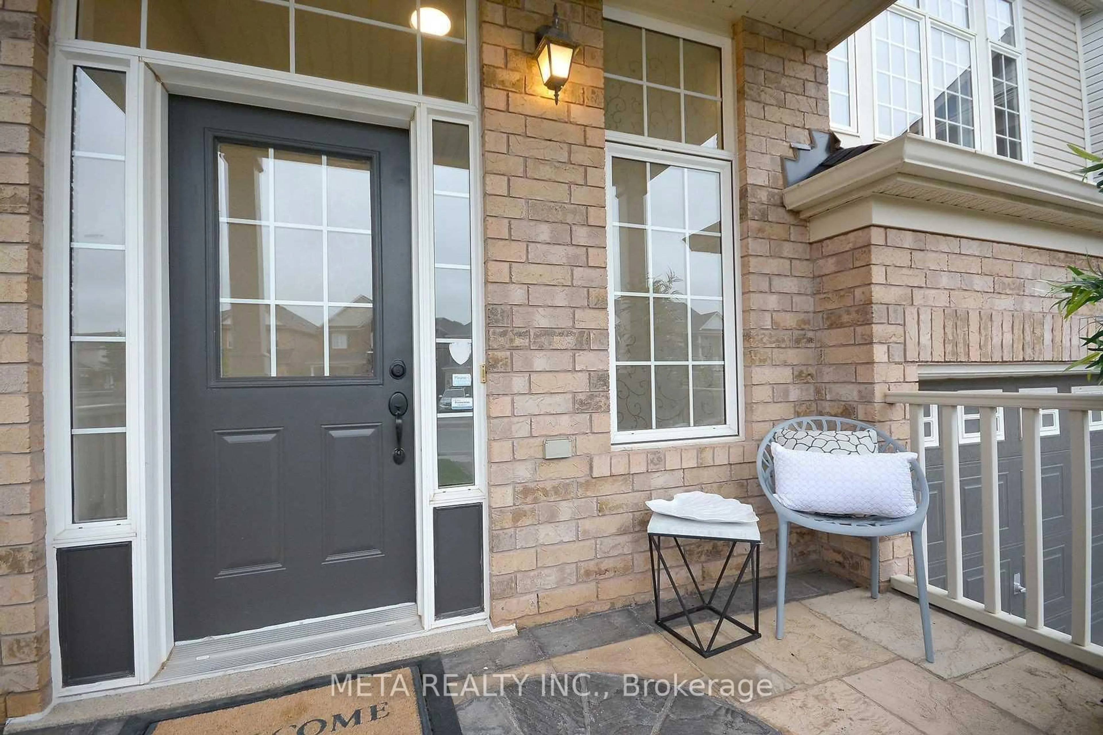 Indoor entryway for 5 Georgian Rd, Brampton Ontario L6X 0L6