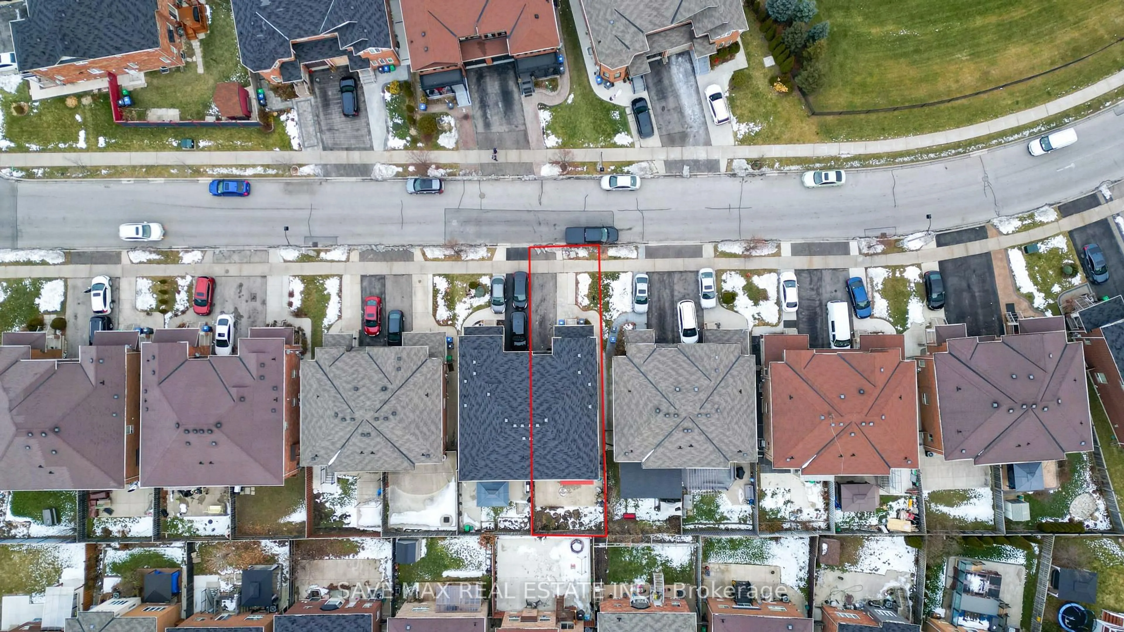 A pic from outside/outdoor area/front of a property/back of a property/a pic from drone, street for 24 Jordensen Dr, Brampton Ontario L6X 0T2