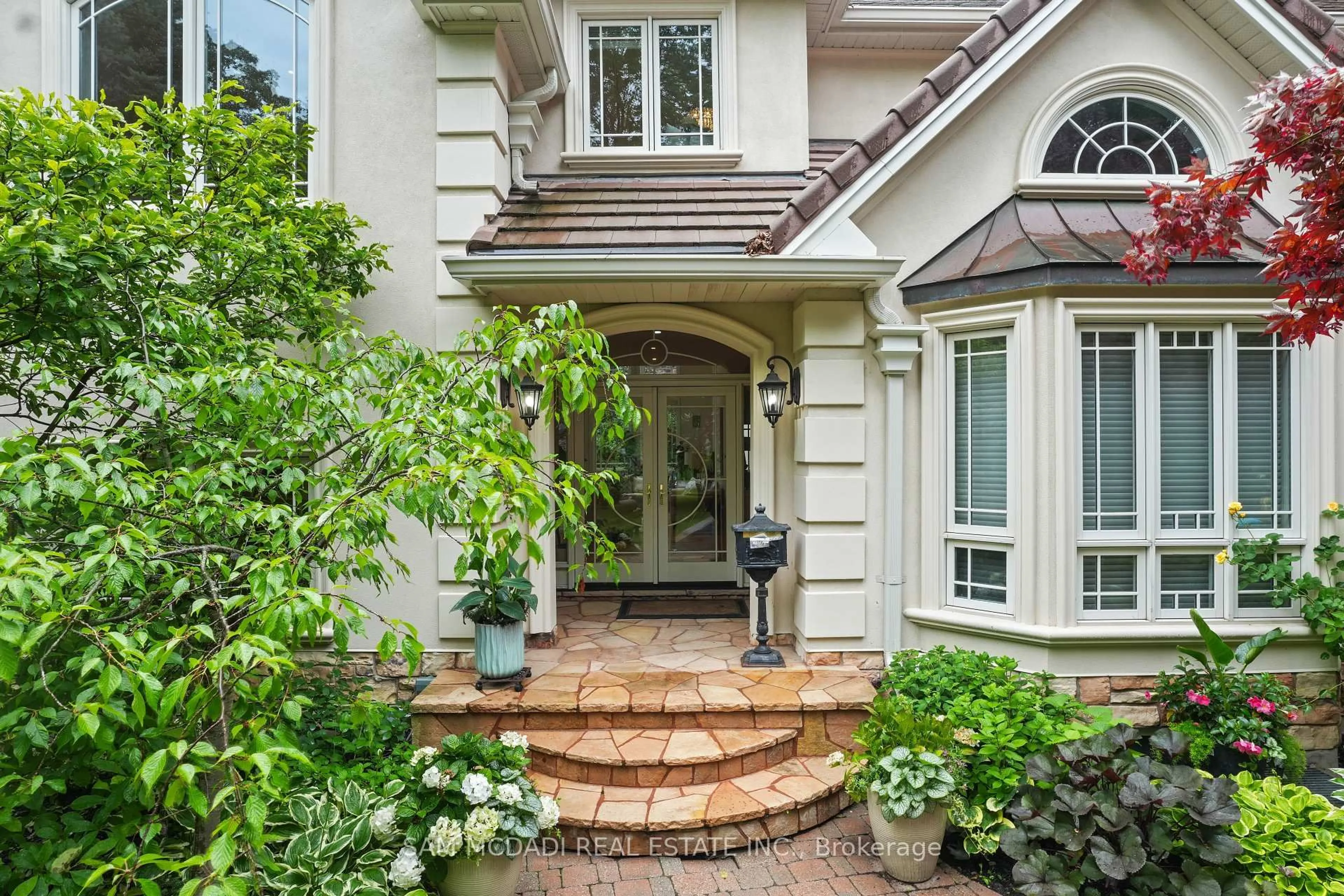 Home with brick exterior material, street for 1382 Aldo Dr, Mississauga Ontario L5H 3E9