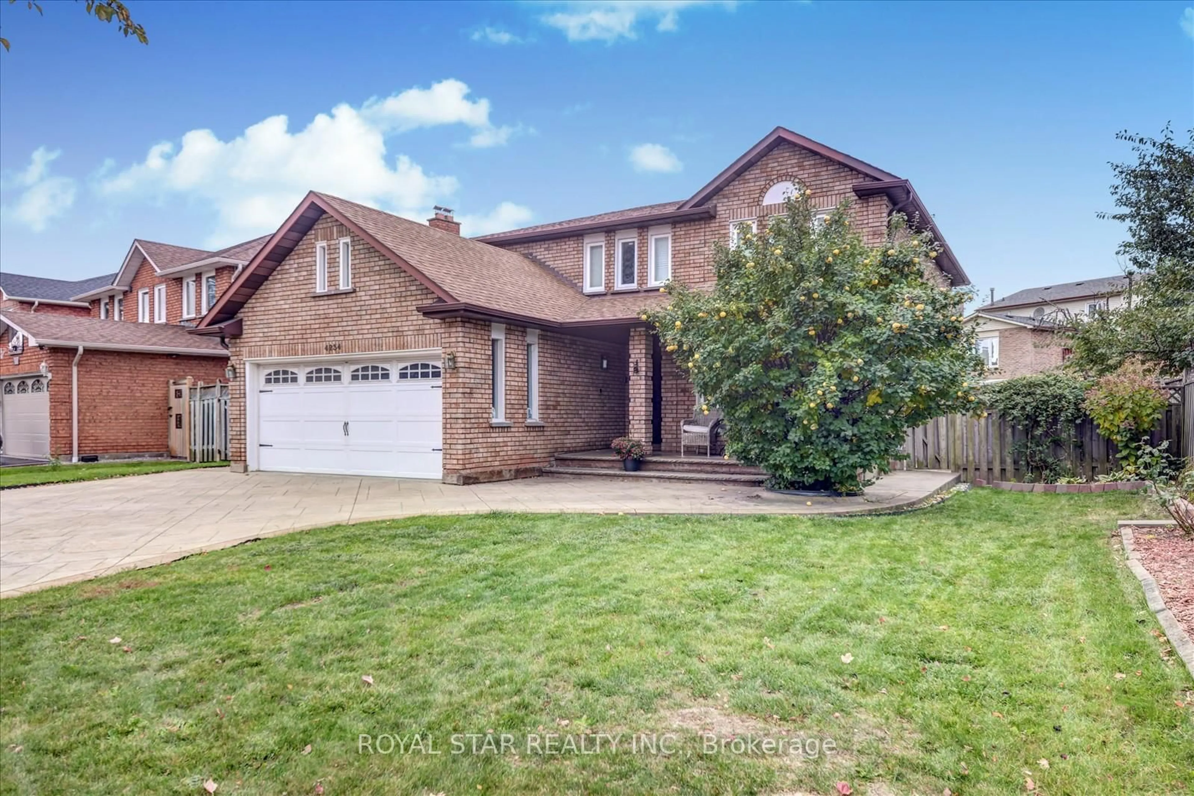 Home with brick exterior material, street for 4234 Hazineh Crt, Mississauga Ontario L5B 3N5