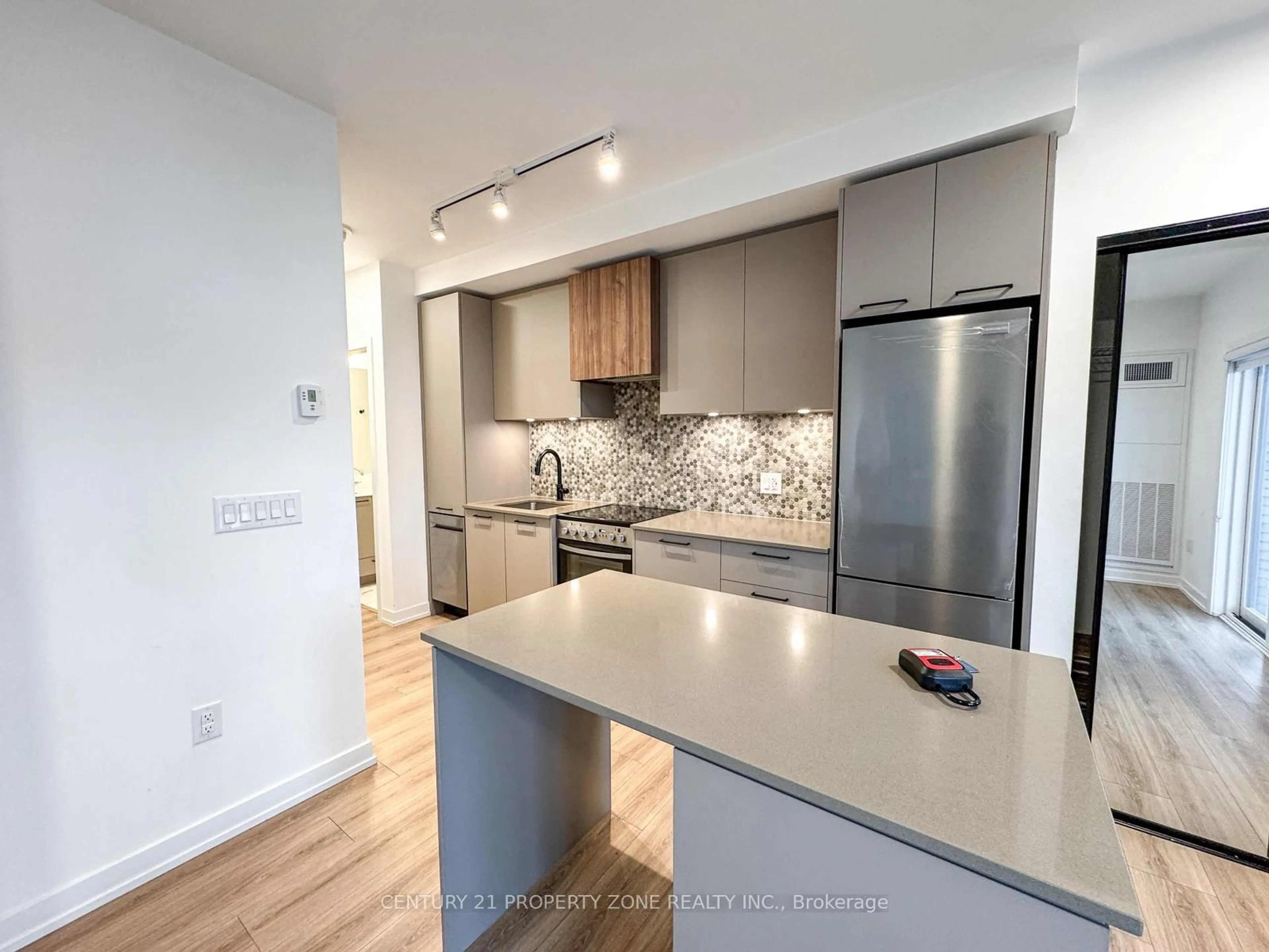 Open concept kitchen, unknown for 20 Lagerfeld Dr #06, Brampton Ontario L7A 5L4