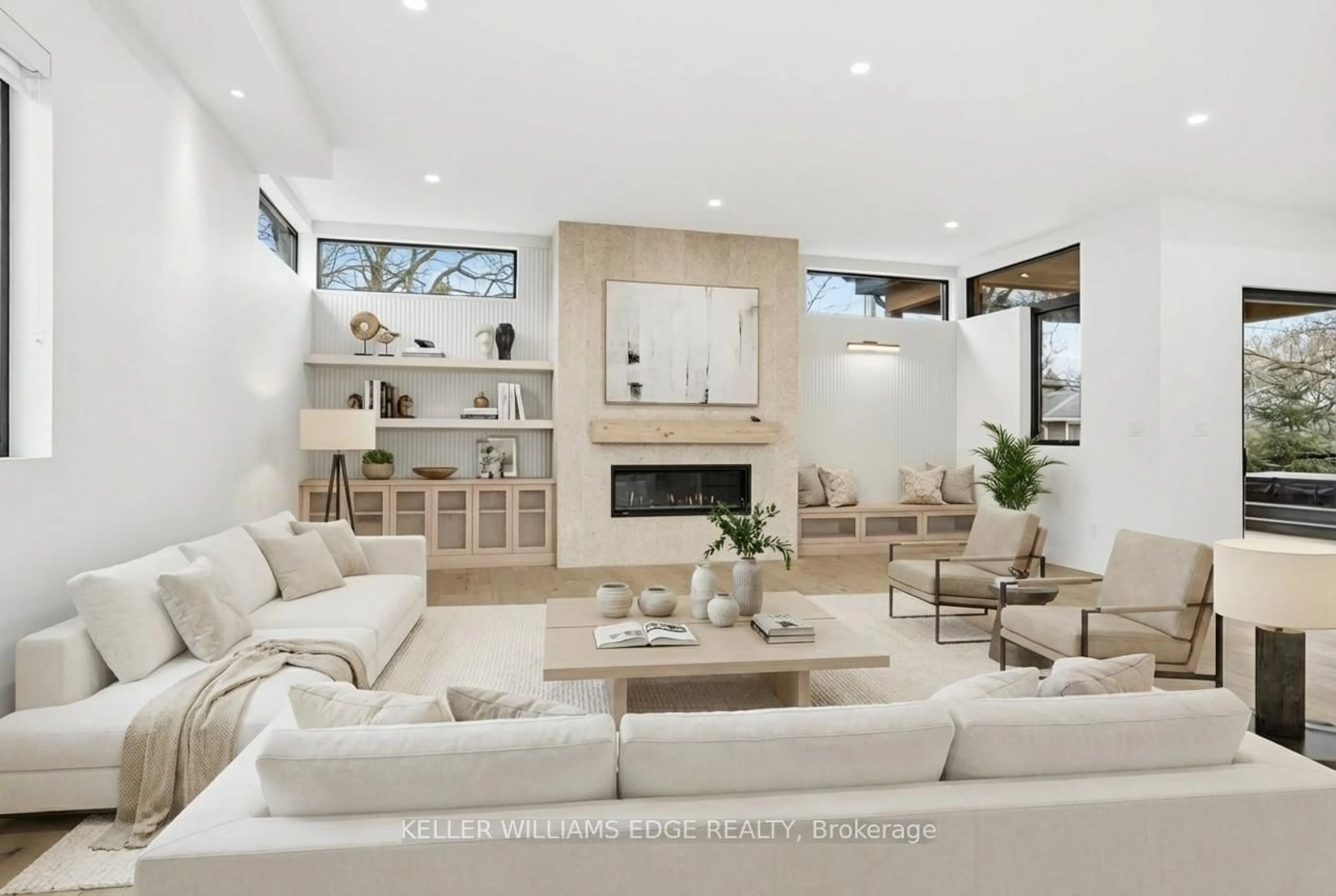 Living room with furniture, unknown for 427 Pine Cove Rd, Burlington Ontario L7N 1W4