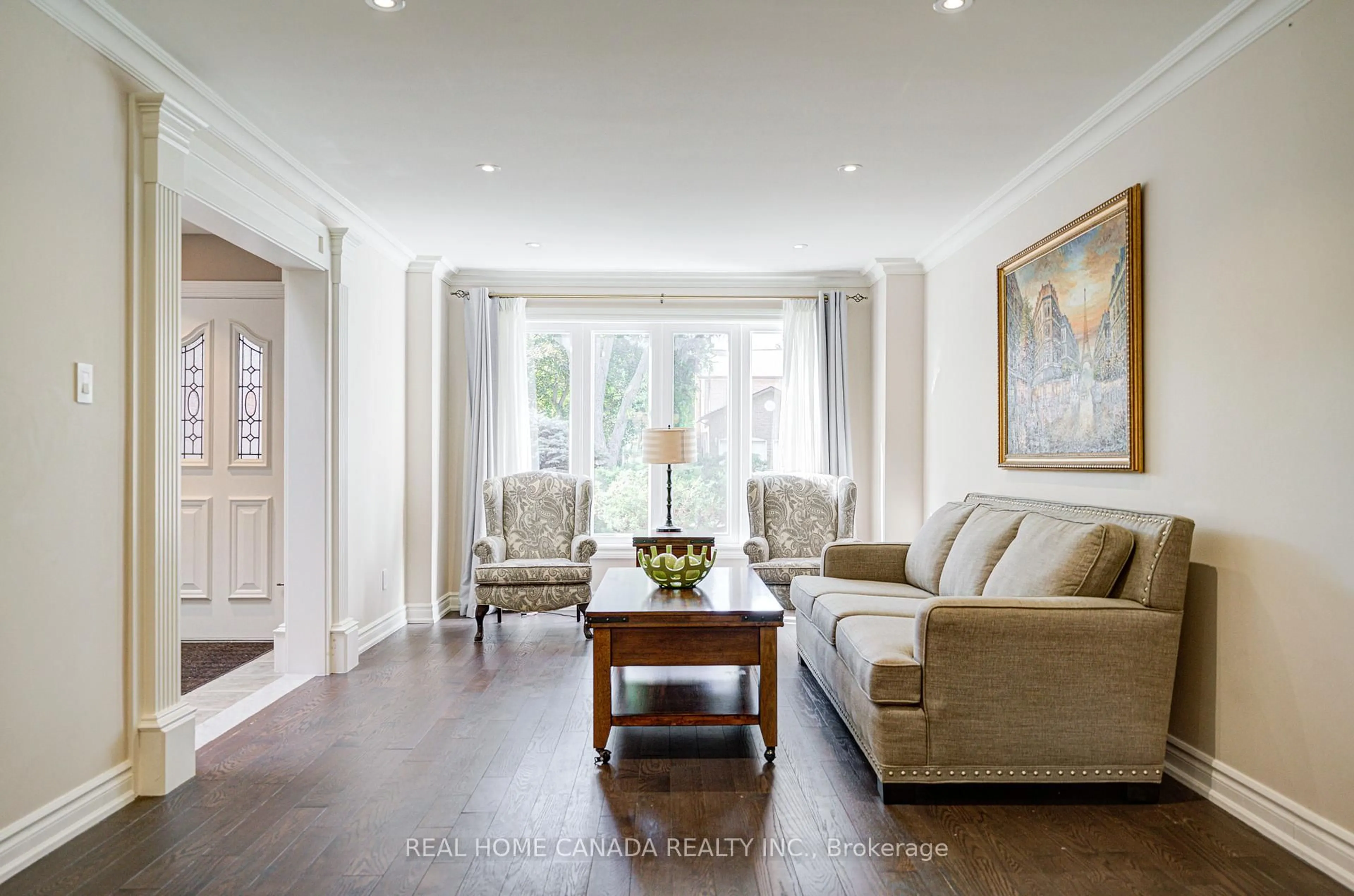 Living room with furniture, unknown for 1690 Carrington Rd, Mississauga Ontario L5M 2K2