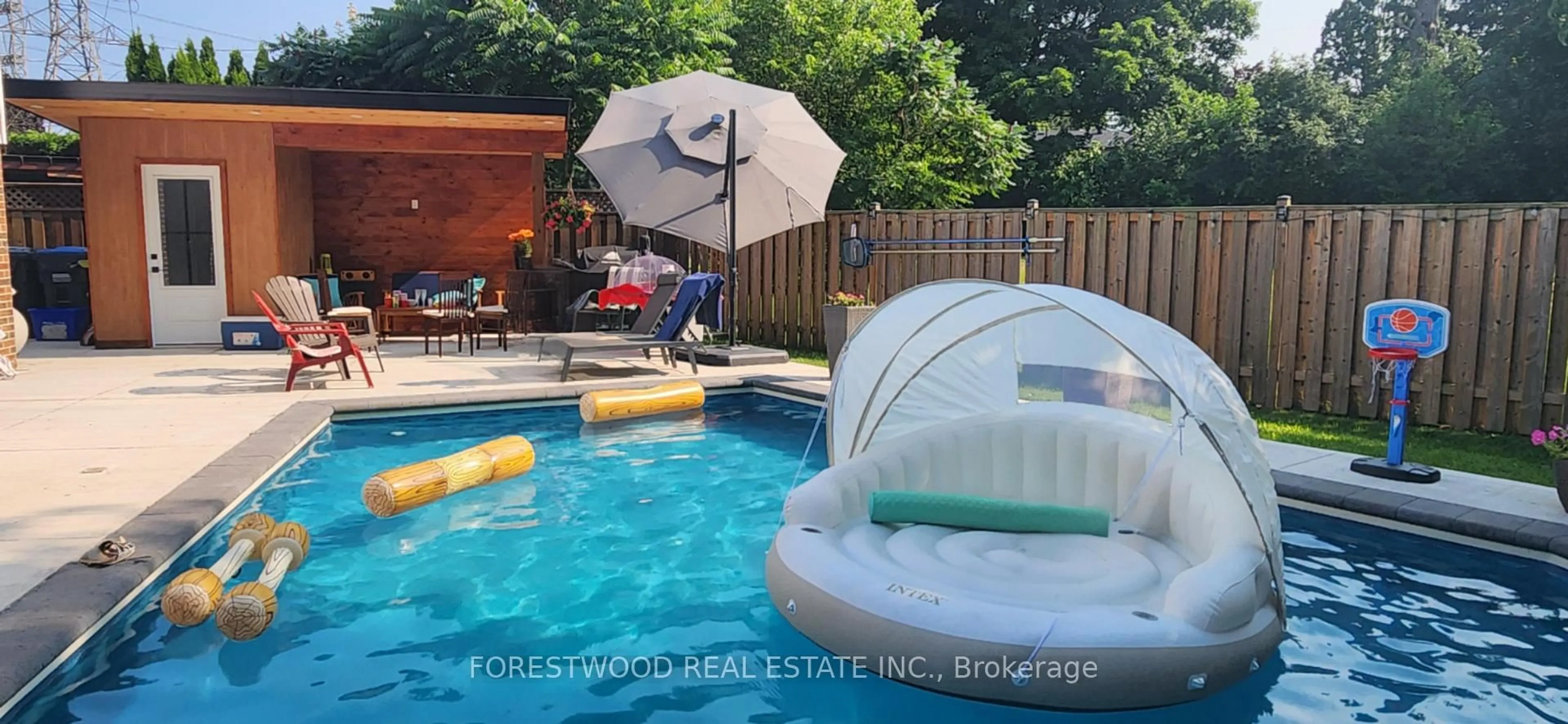 Pool for 2185 Wyton Crt, Mississauga Ontario L4Y 1X3