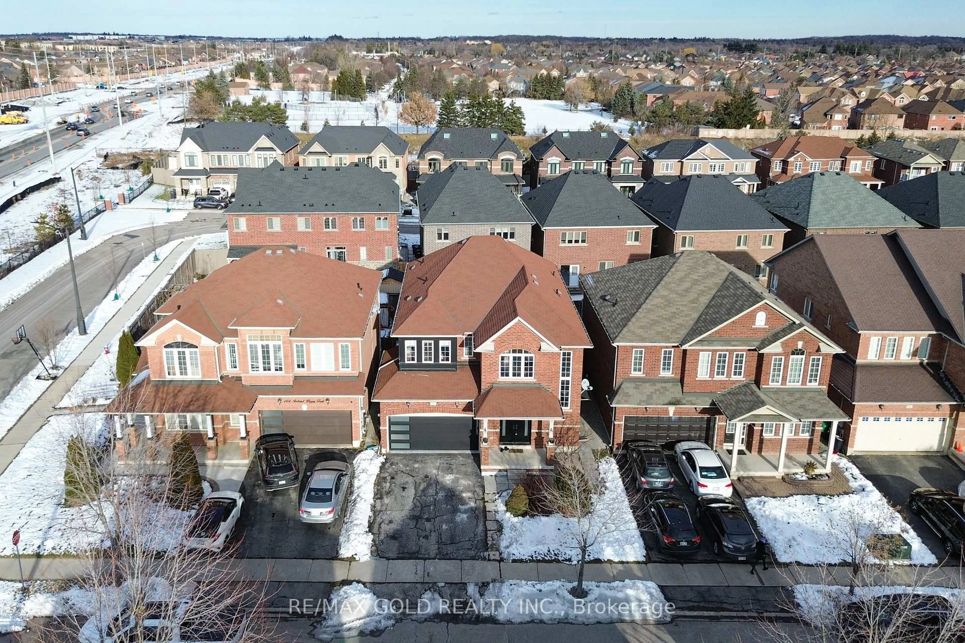 A pic from outside/outdoor area/front of a property/back of a property/a pic from drone, city buildings view from balcony for 45 Delphinium Way, Brampton Ontario L7A 0N3