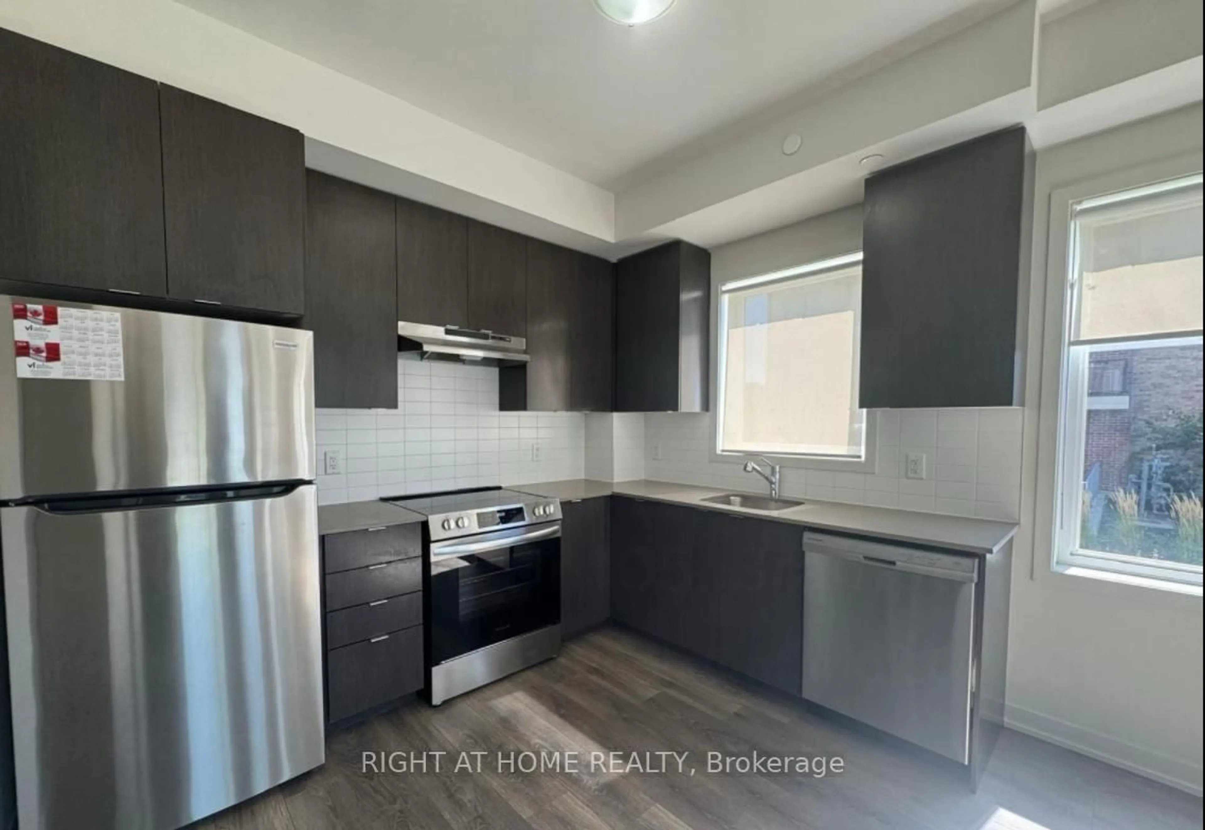 Standard kitchen, unknown for 58 Sky Harbour Dr #105, Brampton Ontario L6Y 0C1
