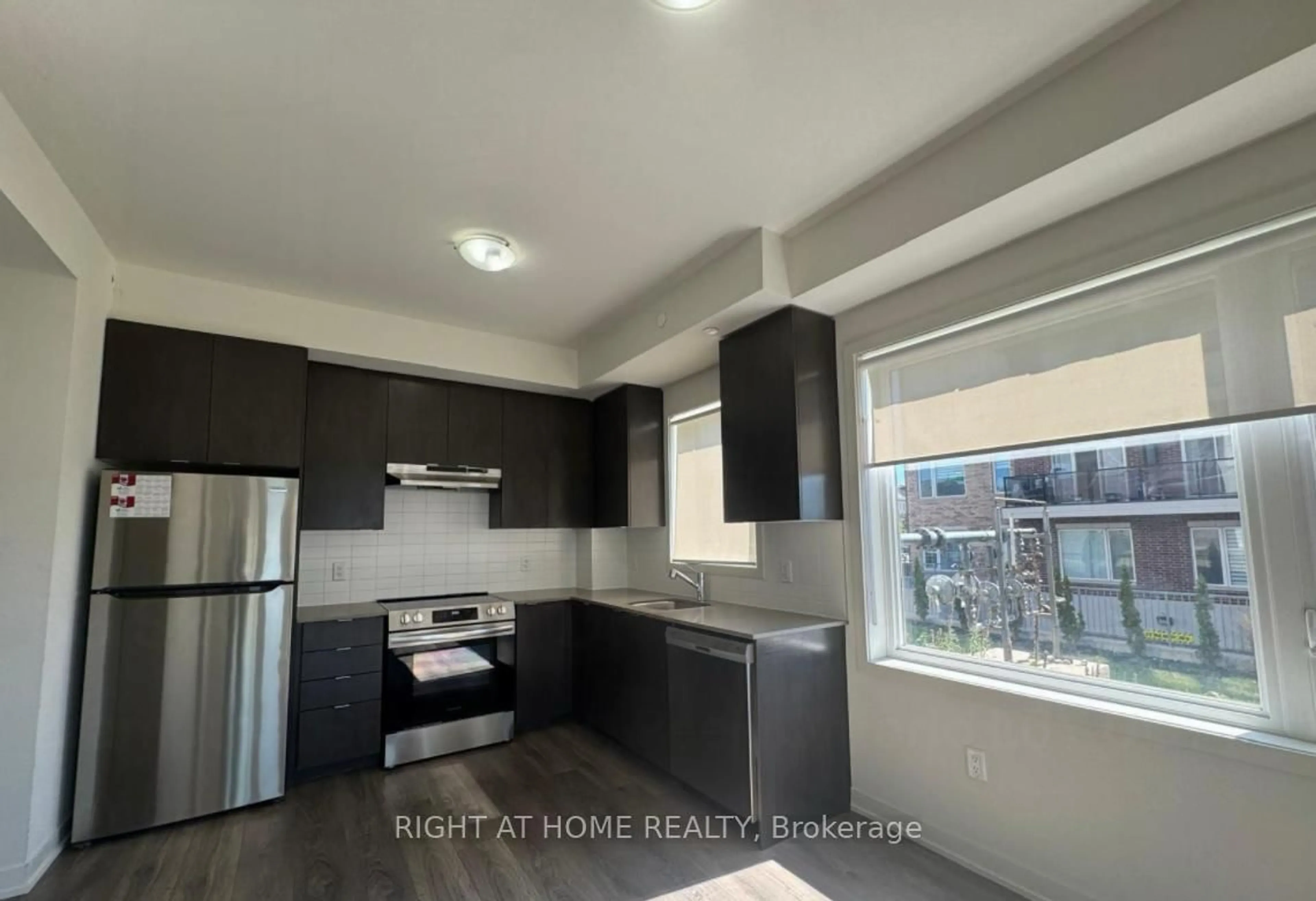 Open concept kitchen, unknown for 58 Sky Harbour Dr #105, Brampton Ontario L6Y 0C1