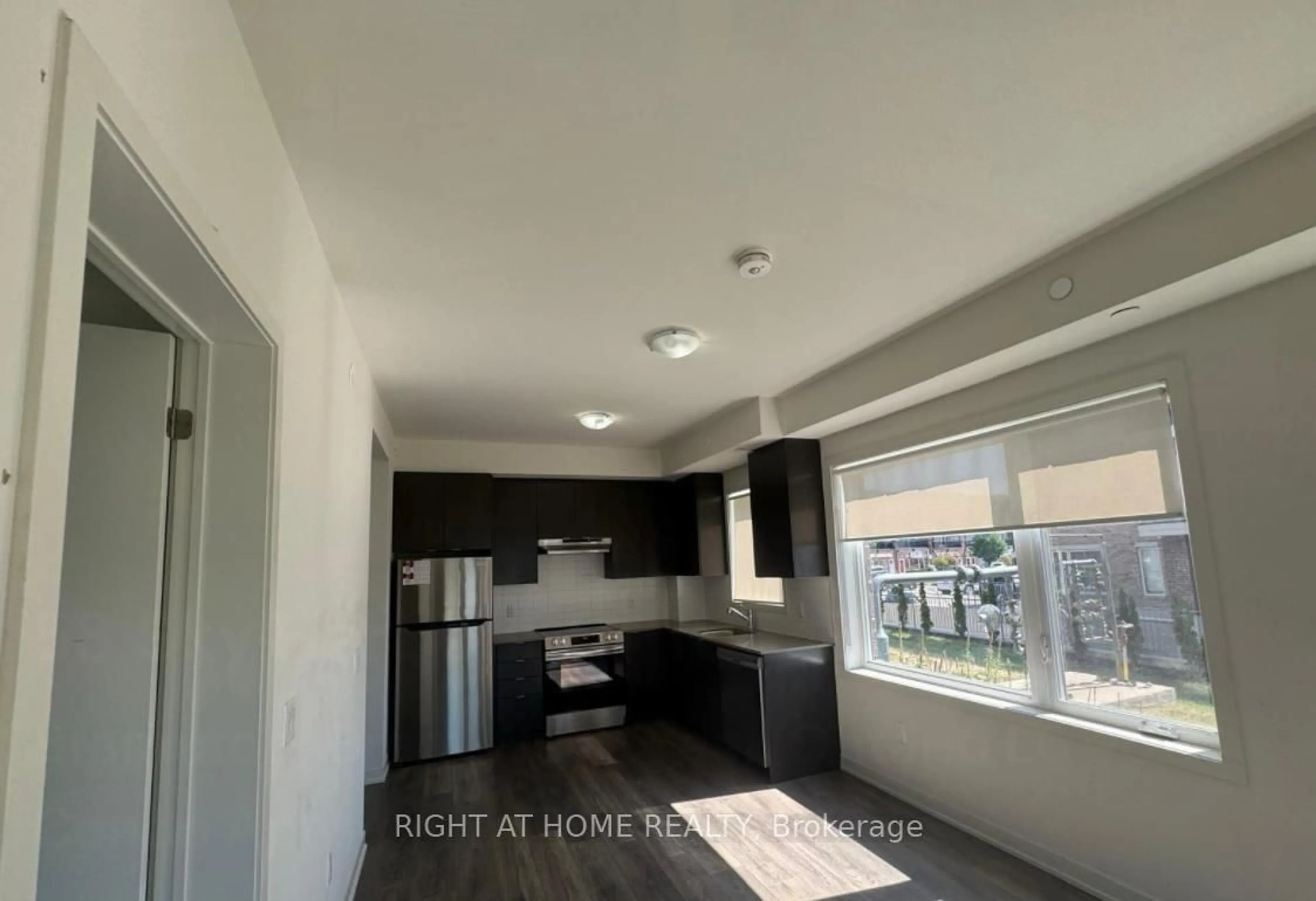 Unknown for 58 Sky Harbour Dr #105, Brampton Ontario L6Y 0C1