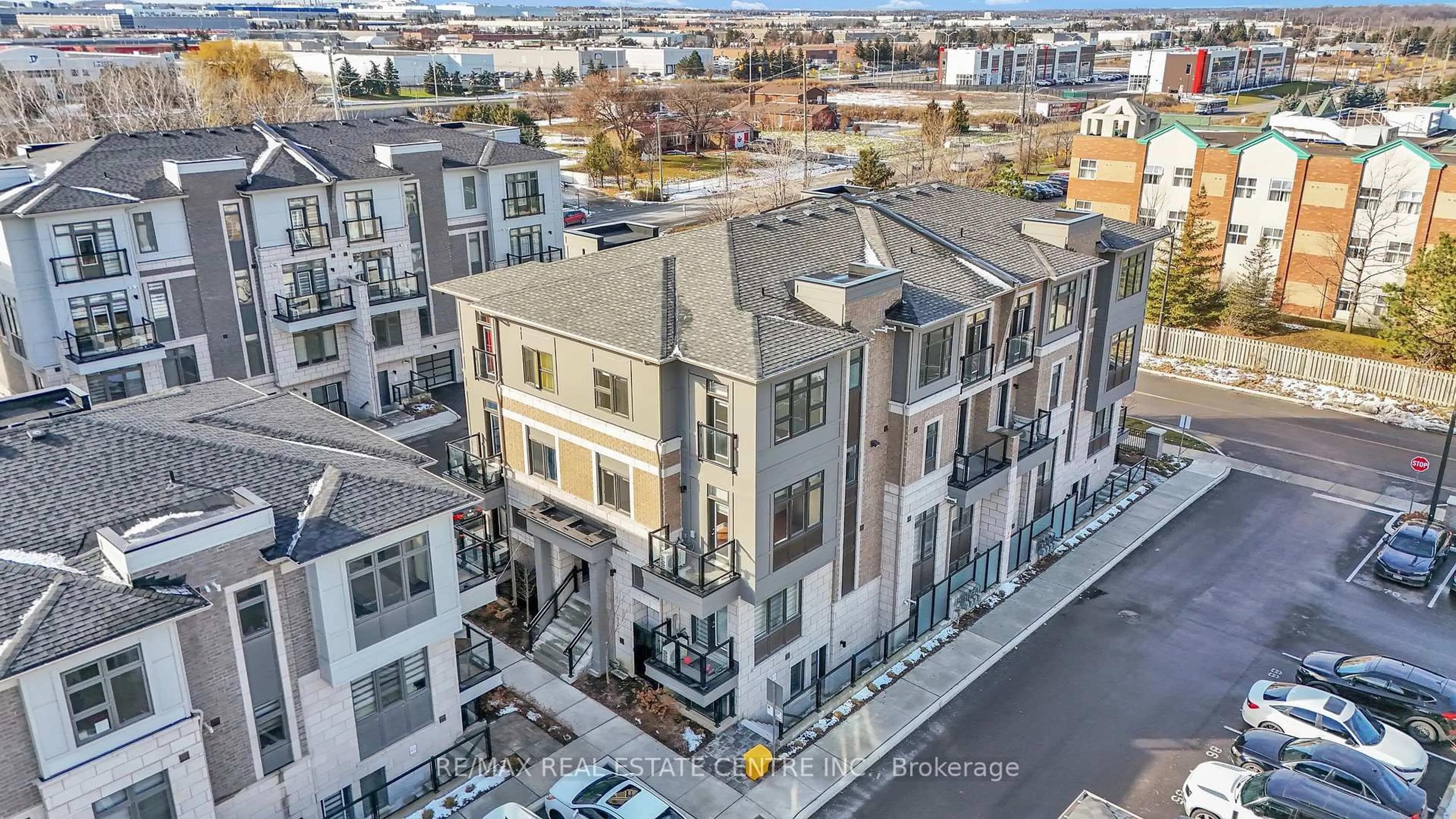 A pic from outside/outdoor area/front of a property/back of a property/a pic from drone, city buildings view from balcony for 10 Halliford Pl #(G 32) 312, Brampton Ontario L6P 0N5