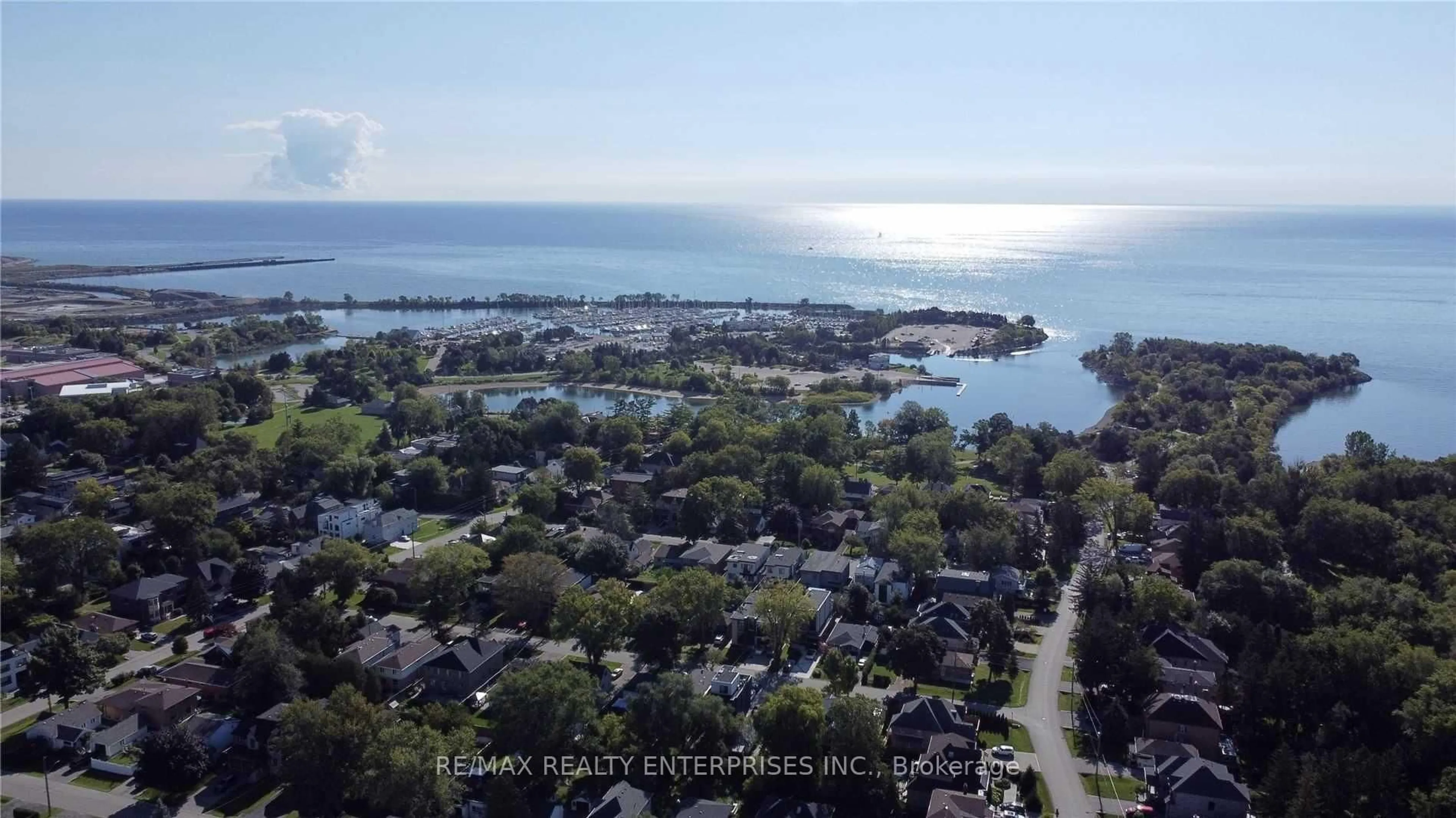 A pic from outside/outdoor area/front of a property/back of a property/a pic from drone, water/lake/river/ocean view for 588 Rapids Lane, Mississauga Ontario L5G 0A9