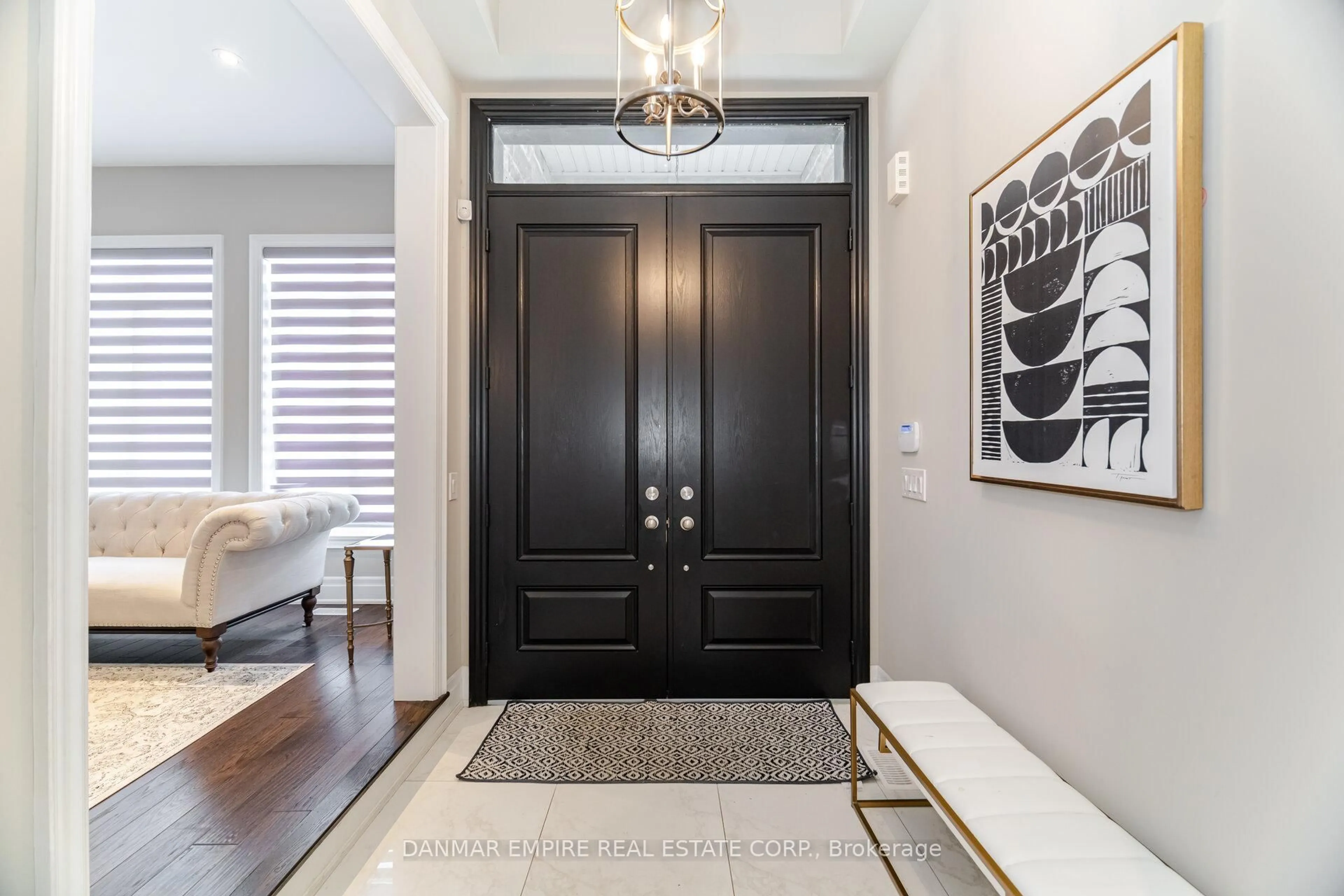 Indoor entryway for 386 Tudor Ave, Oakville Ontario L6K 2V5