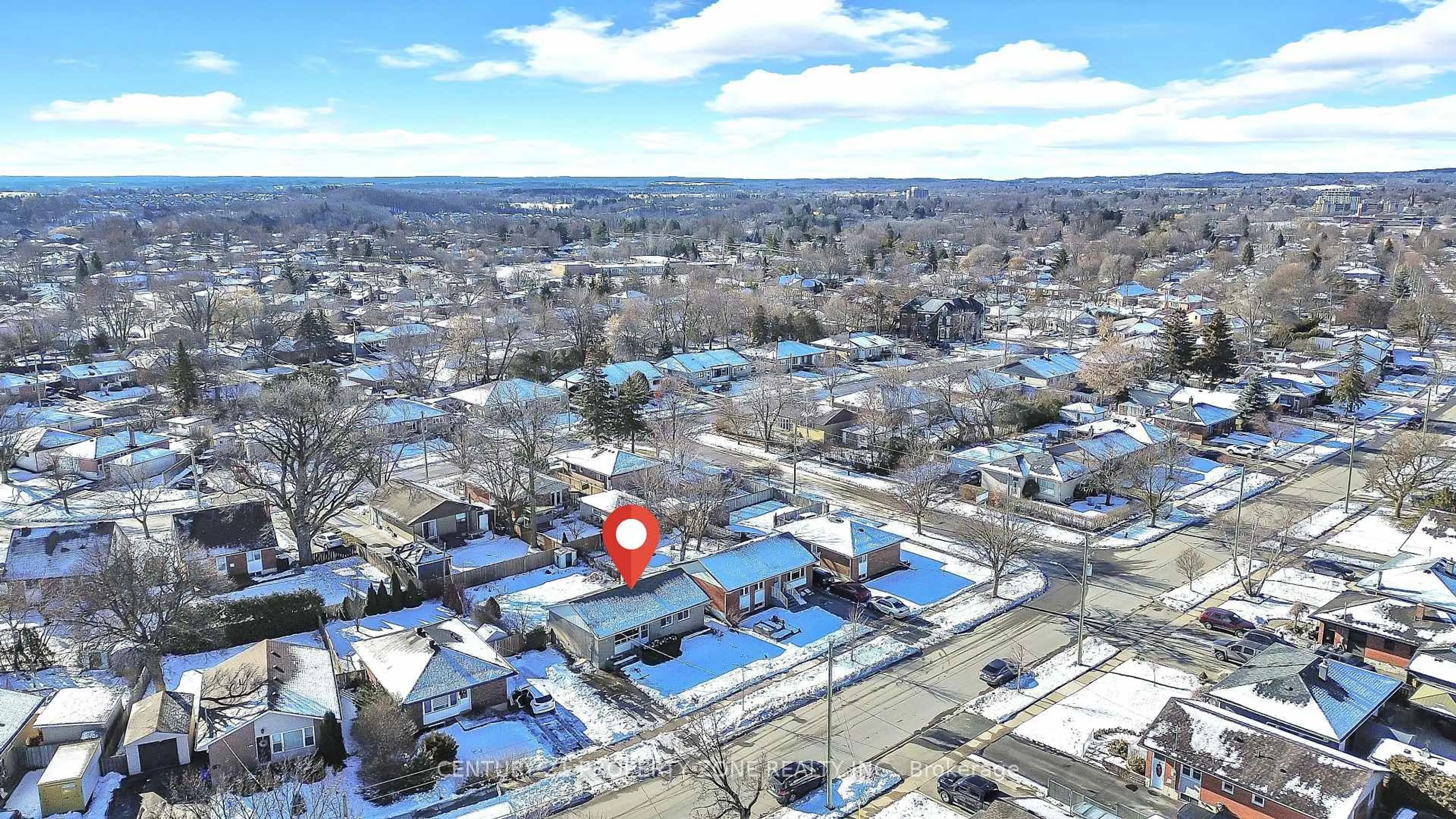 A pic from outside/outdoor area/front of a property/back of a property/a pic from drone, street for 102 Prince Charles Dr, Halton Hills Ontario L7G 3V6