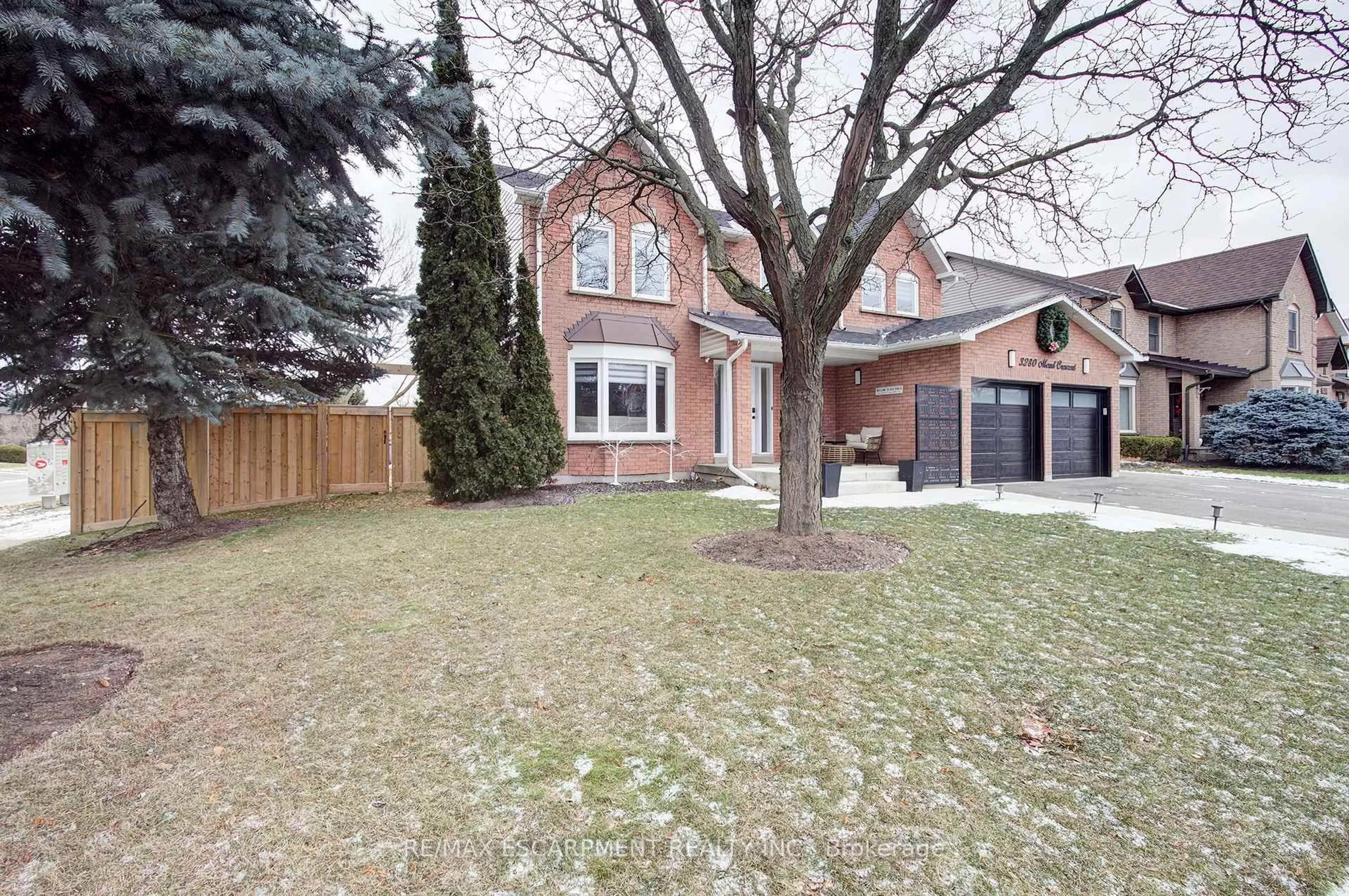 Home with brick exterior material, street for 3280 Mead Cres, Burlington Ontario L7M 3M2
