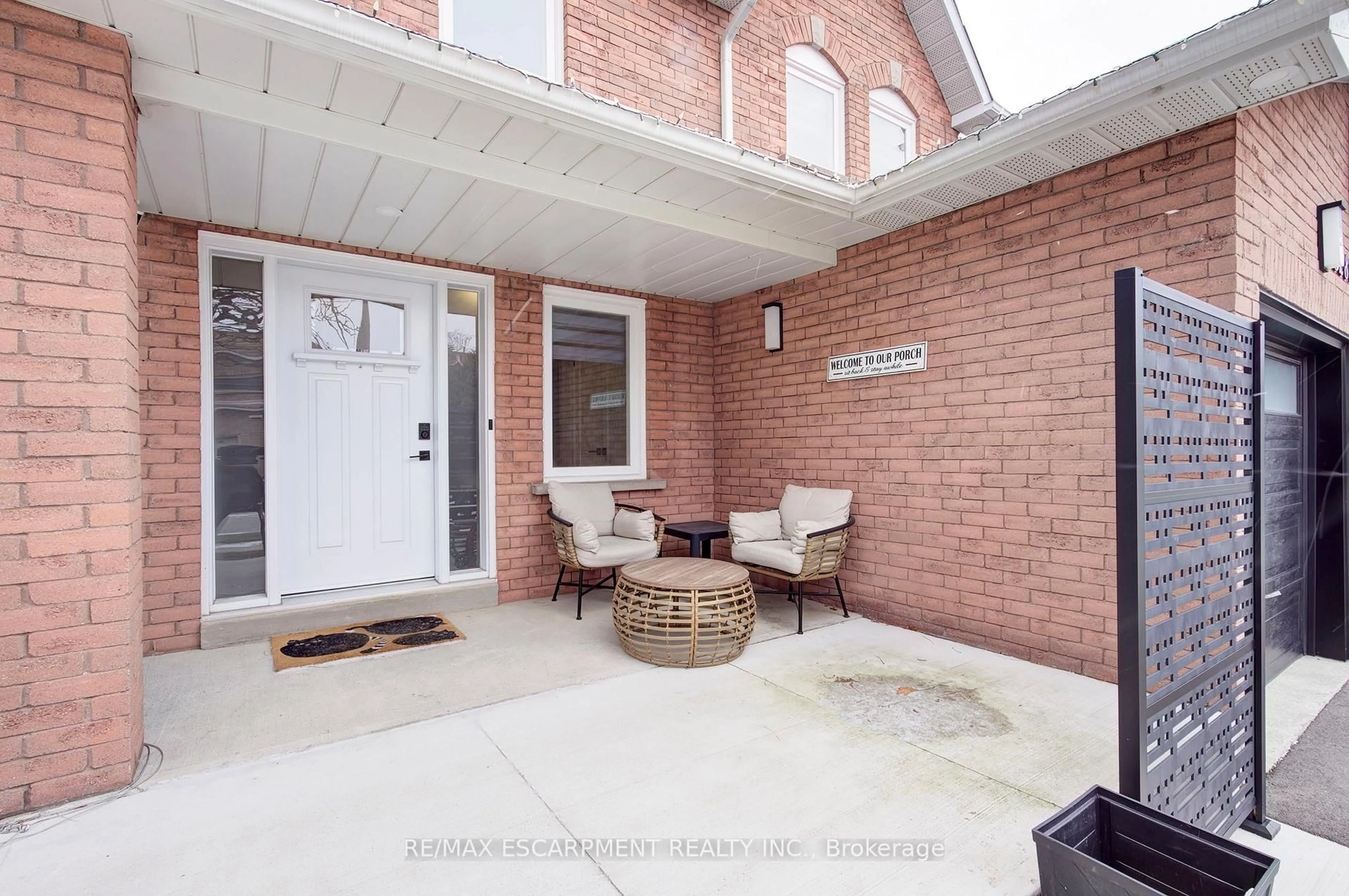 Patio, street for 3280 Mead Cres, Burlington Ontario L7M 3M2