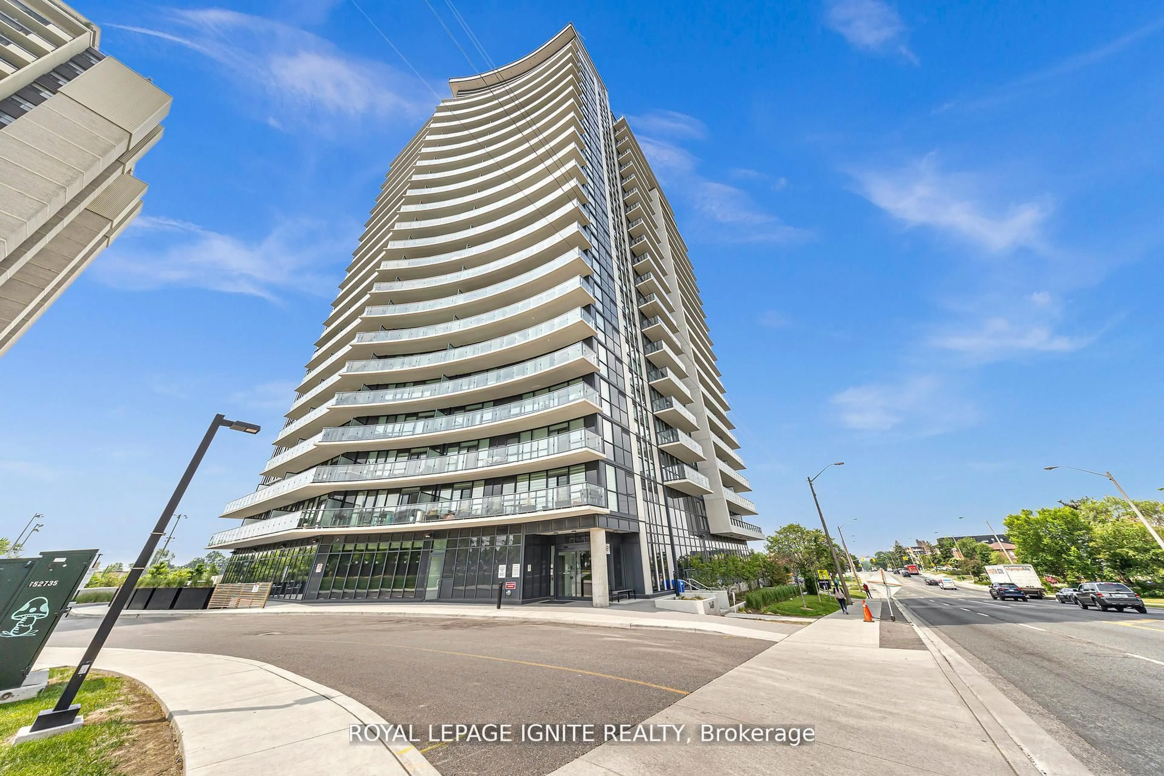 Indoor foyer for 1461 Lawrence Ave #304, Toronto Ontario M6L 0A6