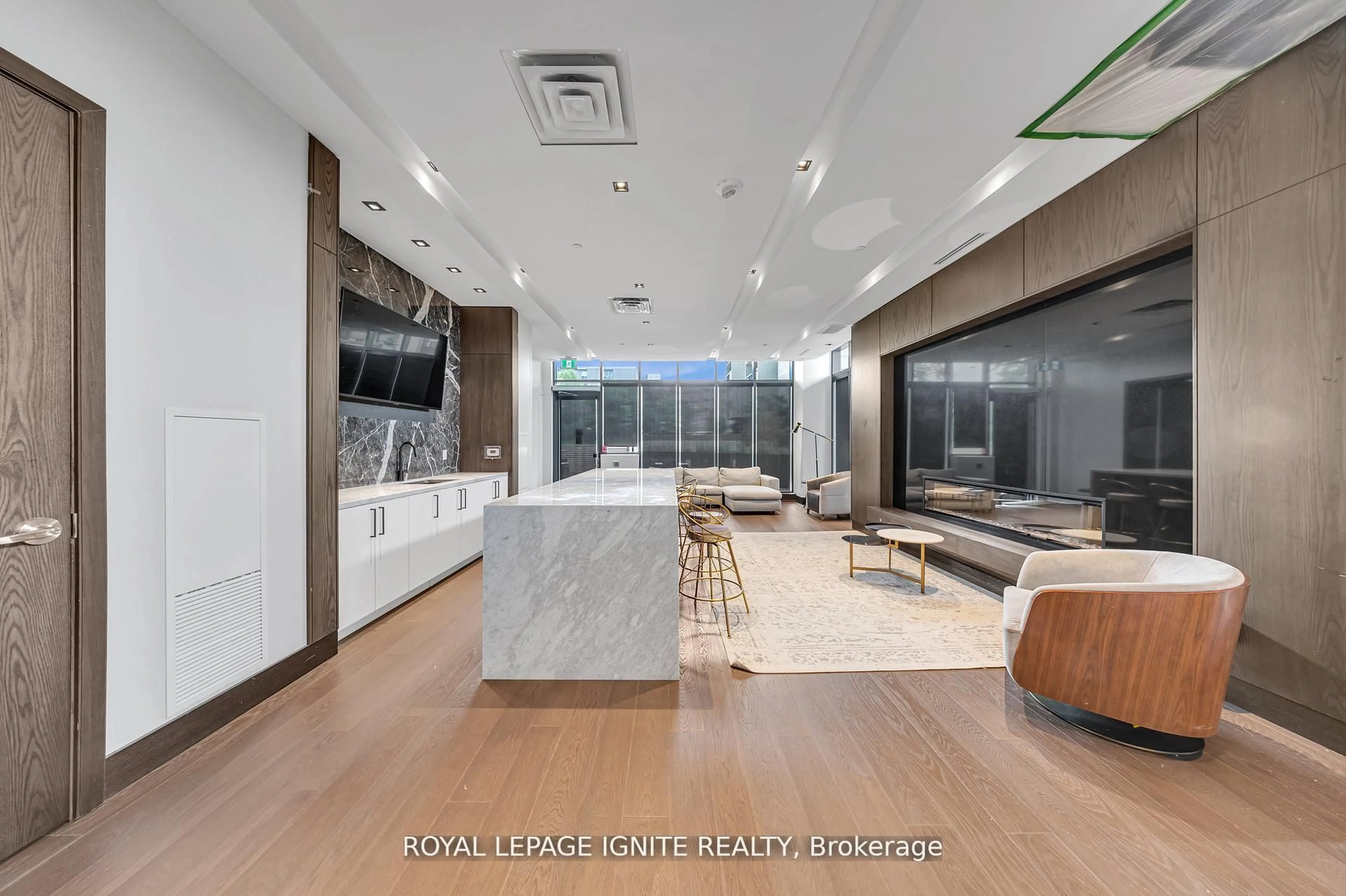 Unknown for 1461 Lawrence Ave #304, Toronto Ontario M6L 0A6