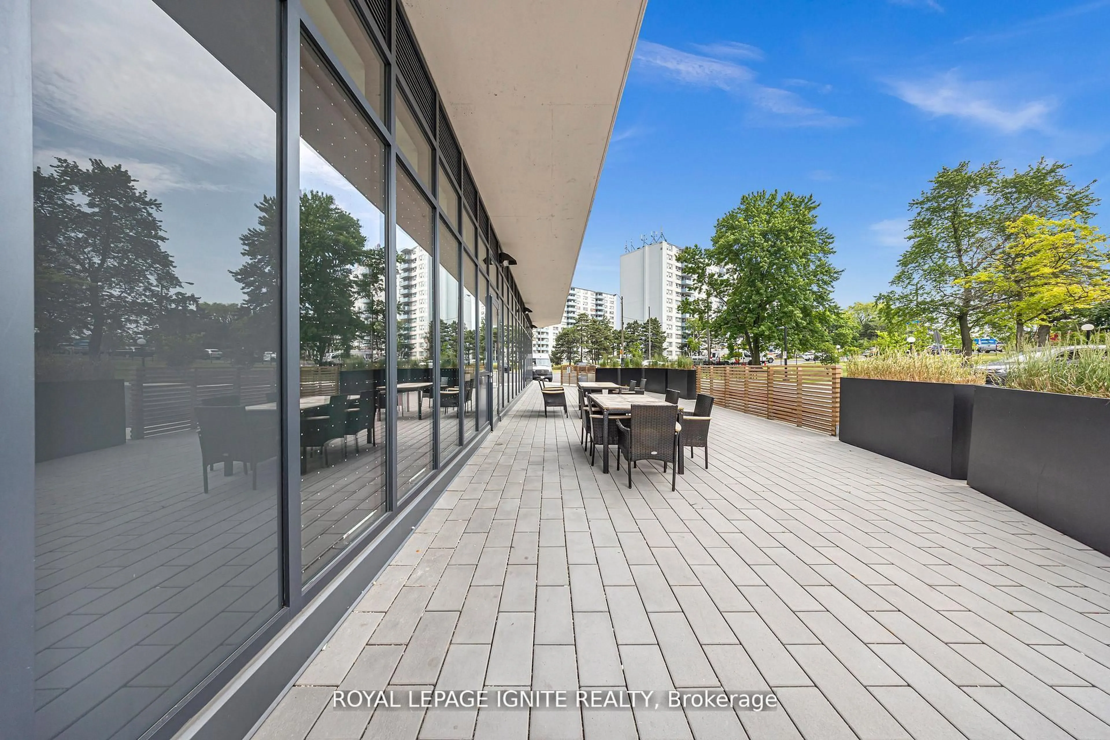 Patio, street for 1461 Lawrence Ave #304, Toronto Ontario M6L 0A6