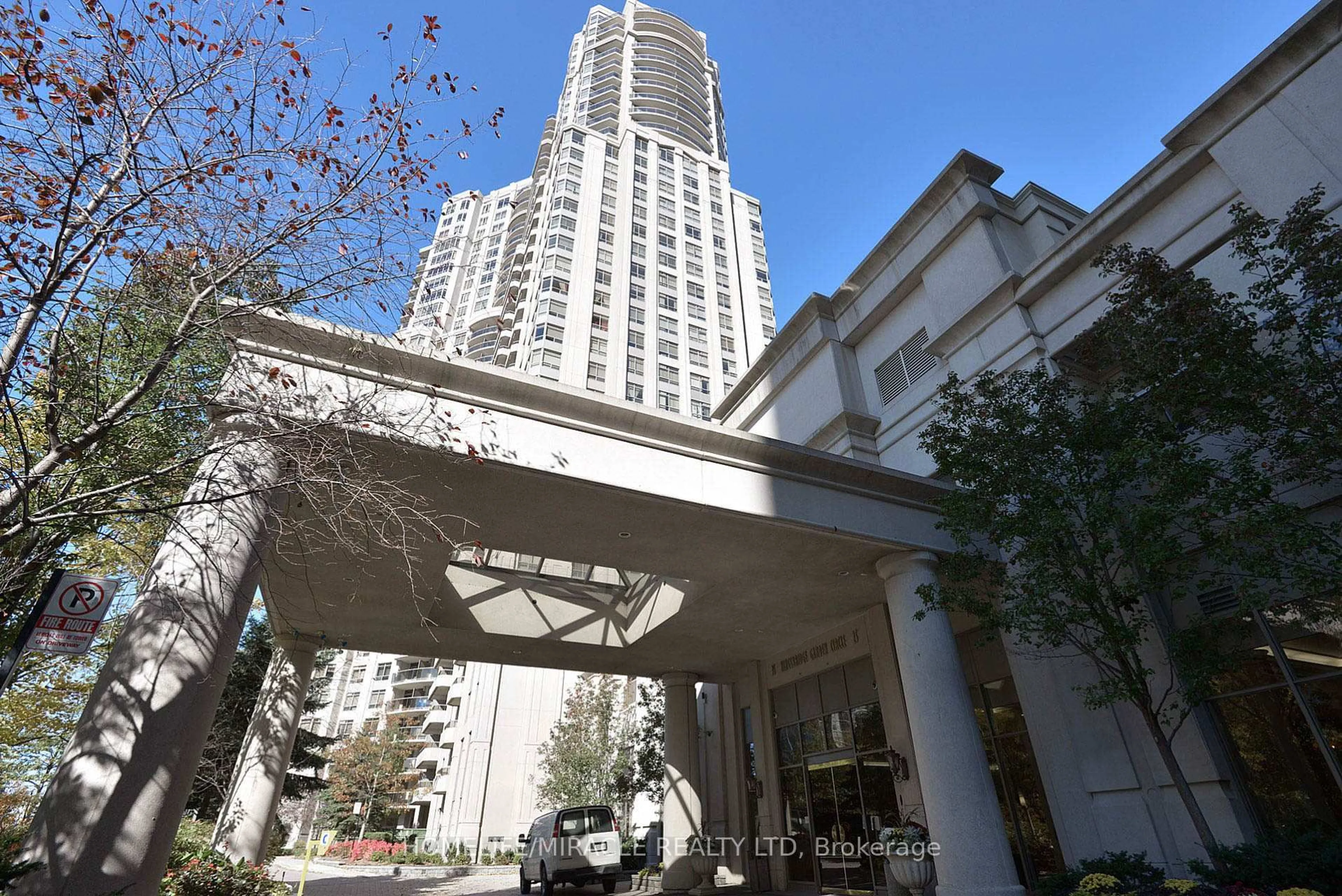 Lobby for 35 Kingsbridge Garden Circ #803, Mississauga Ontario L5R 3Z5