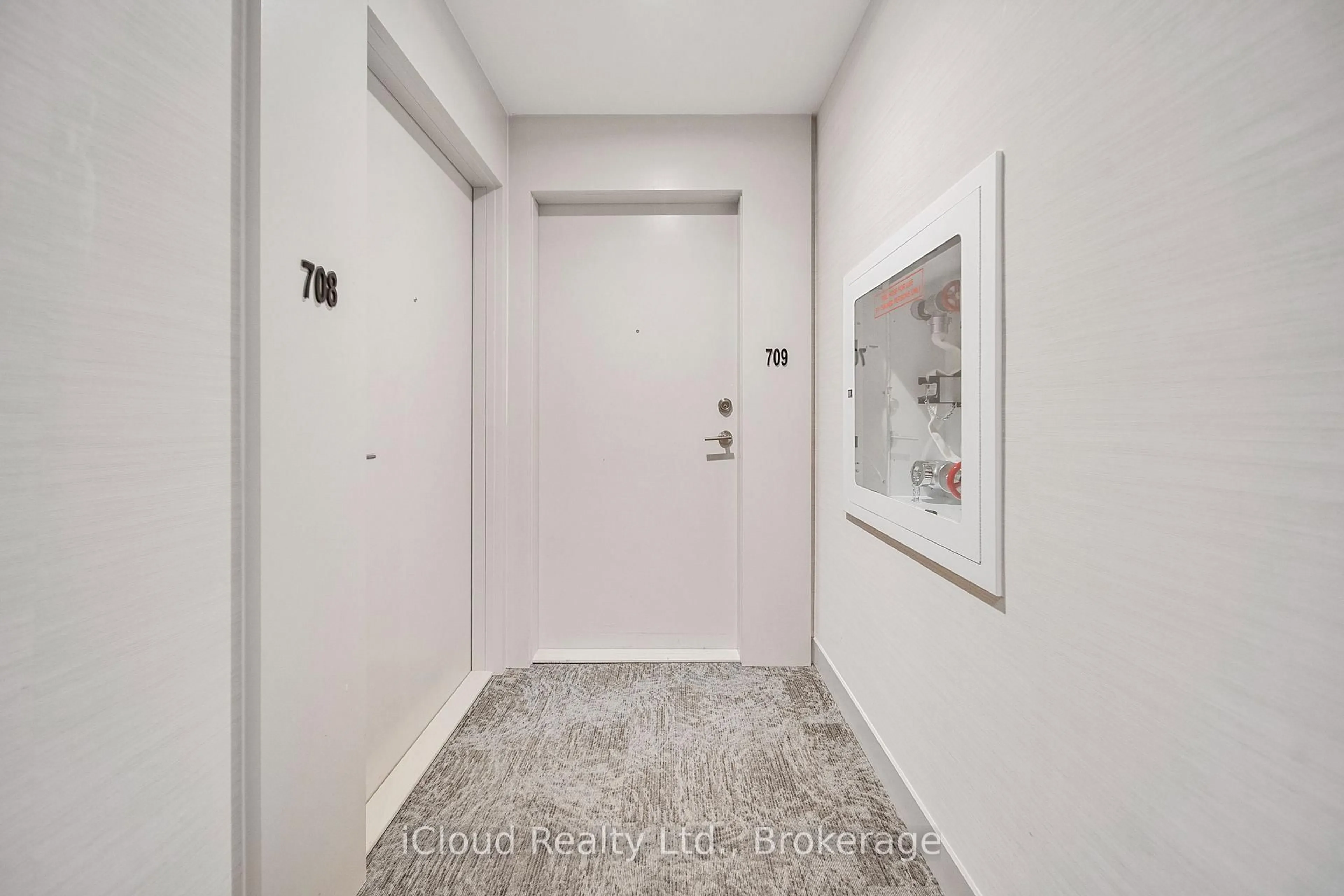 Indoor entryway for 215 Veterans Dr #709, Brampton Ontario L7A 4S6