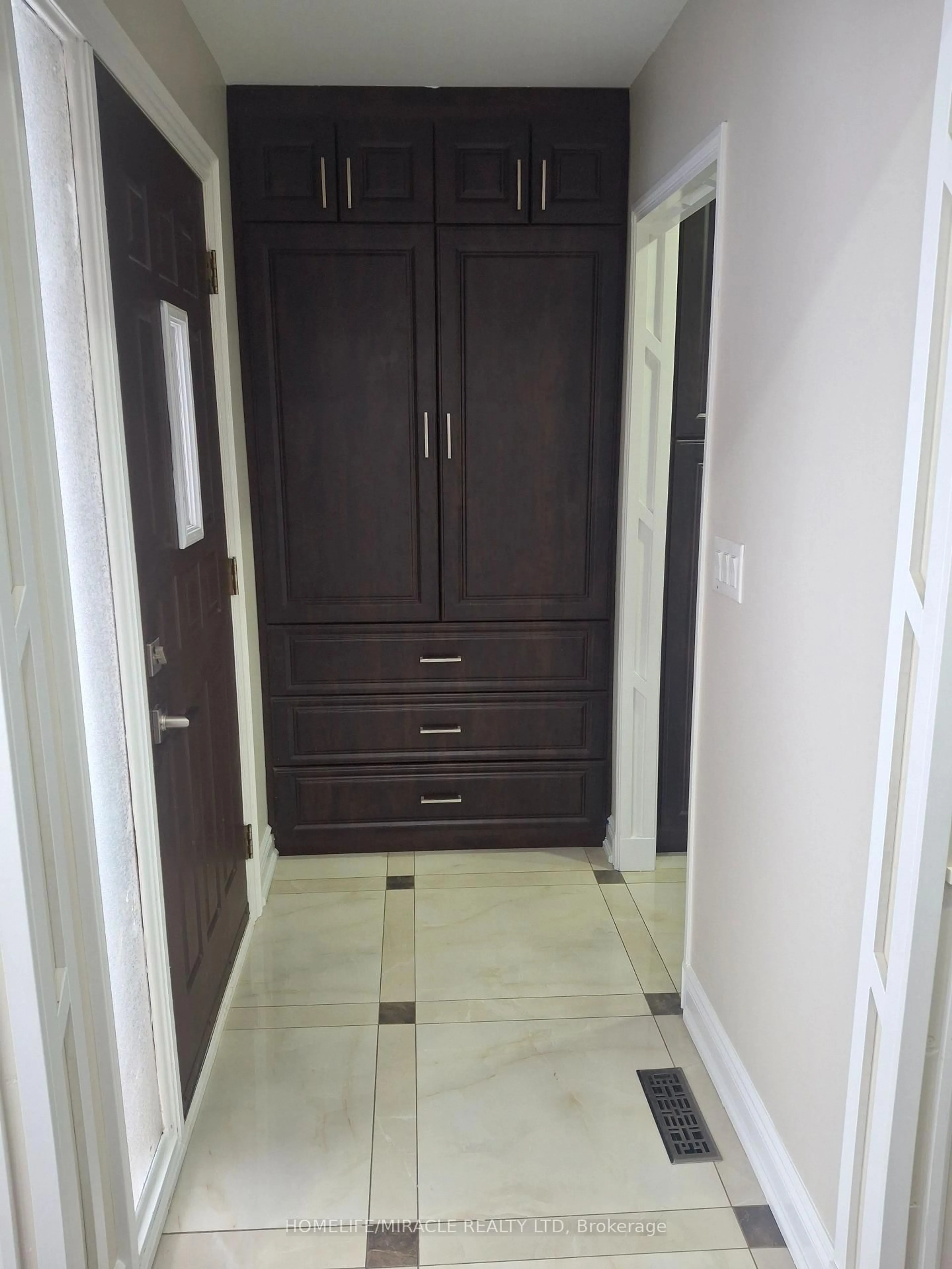 Unknown for 22 Graymar Rd, Brampton Ontario L6S 1Z8