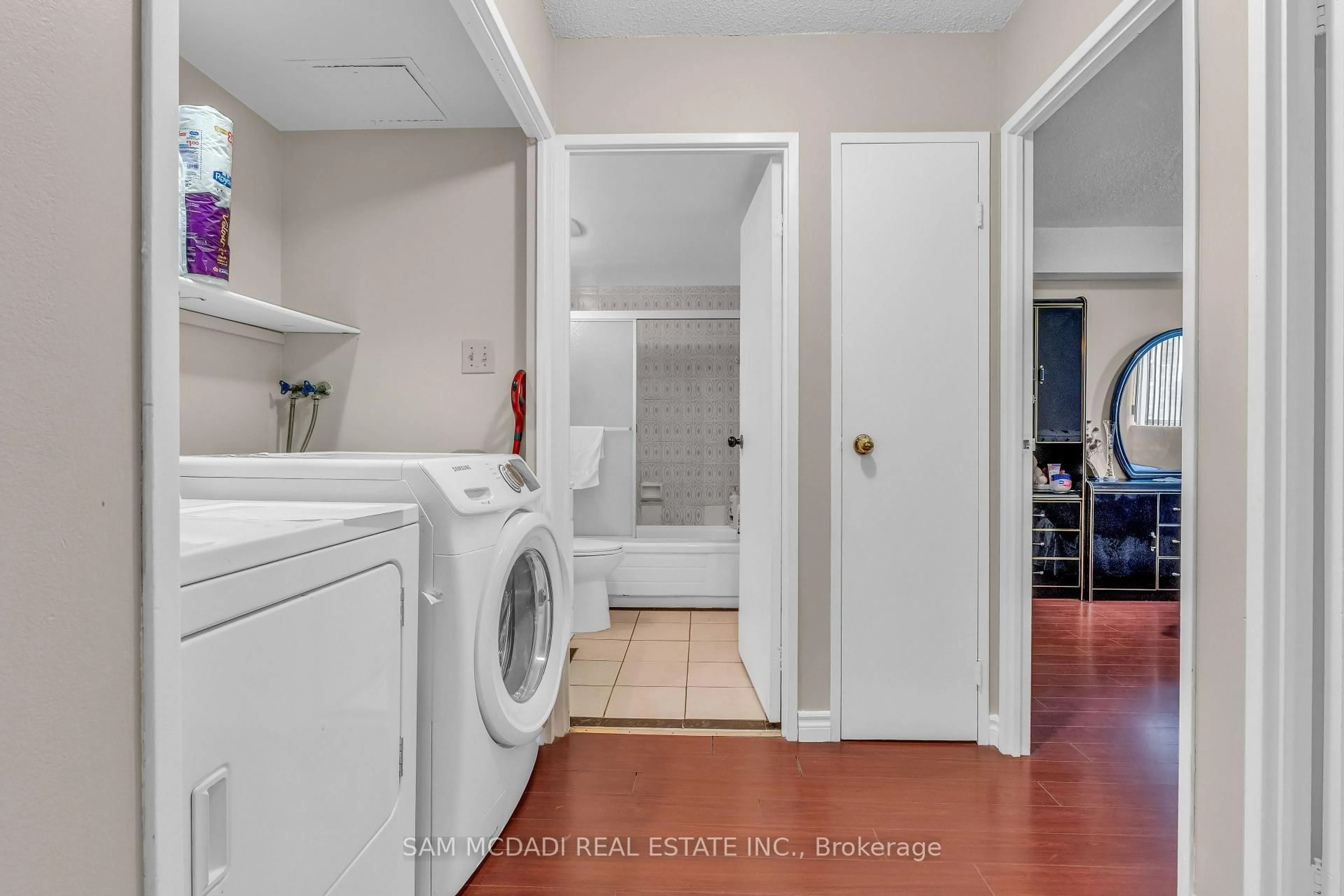 Laundry room for 3590 Kaneff Cres #605, Mississauga Ontario K5A 3X3