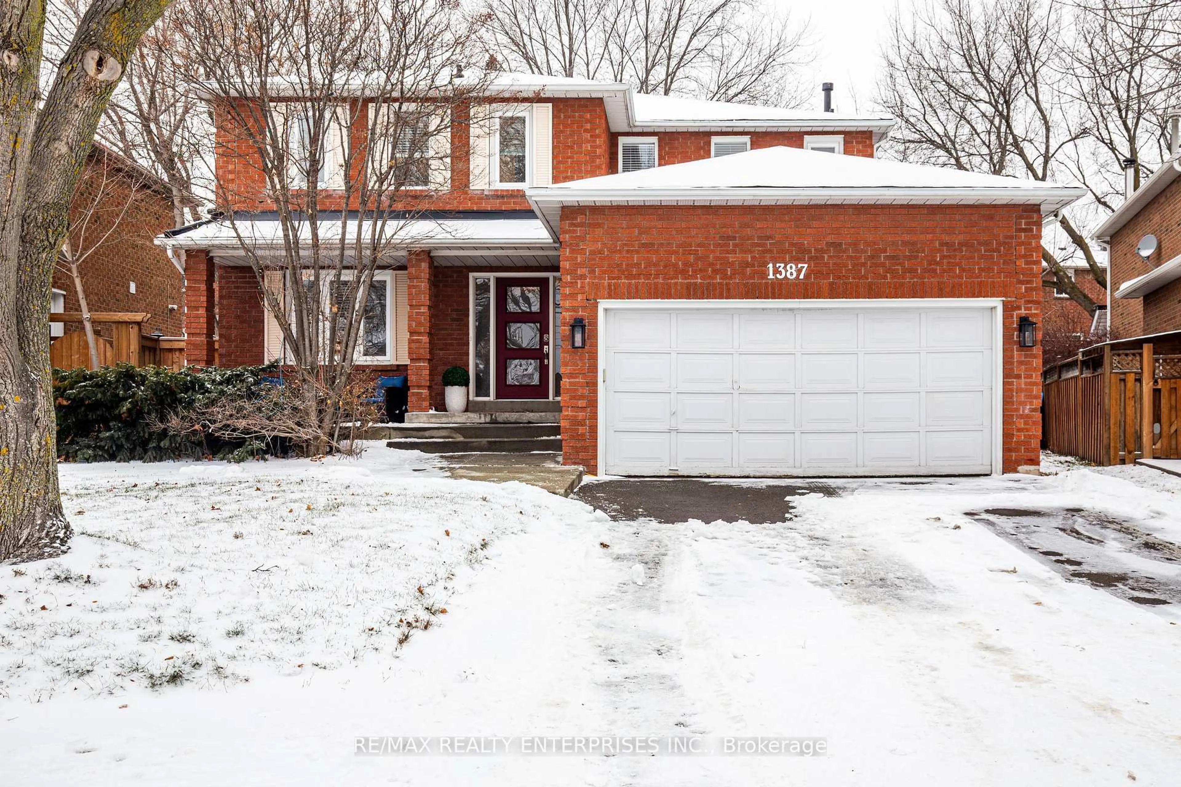 Home with brick exterior material, street for 1387 Chedboro Cres, Oakville Ontario L6J 7A4