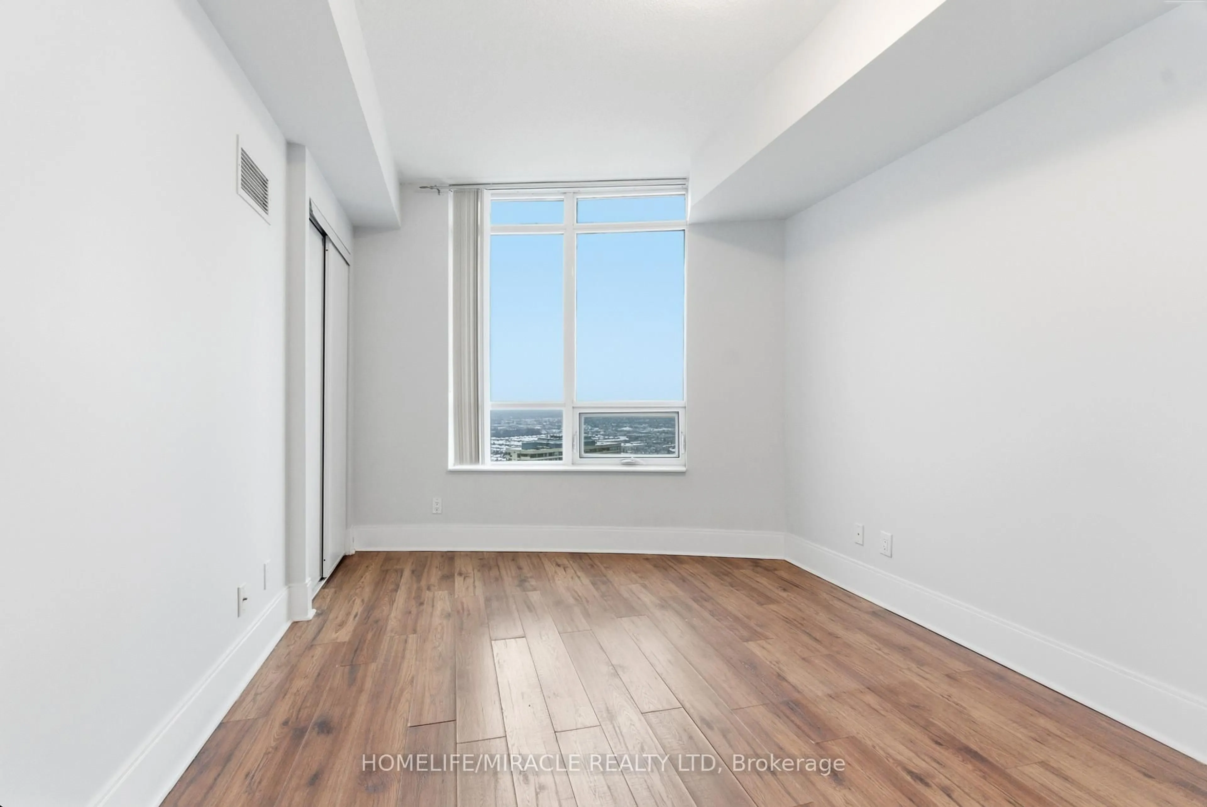 A pic of a room for 330 Burnhamthorpe Rd #2901, Mississauga Ontario L5B 3Y5