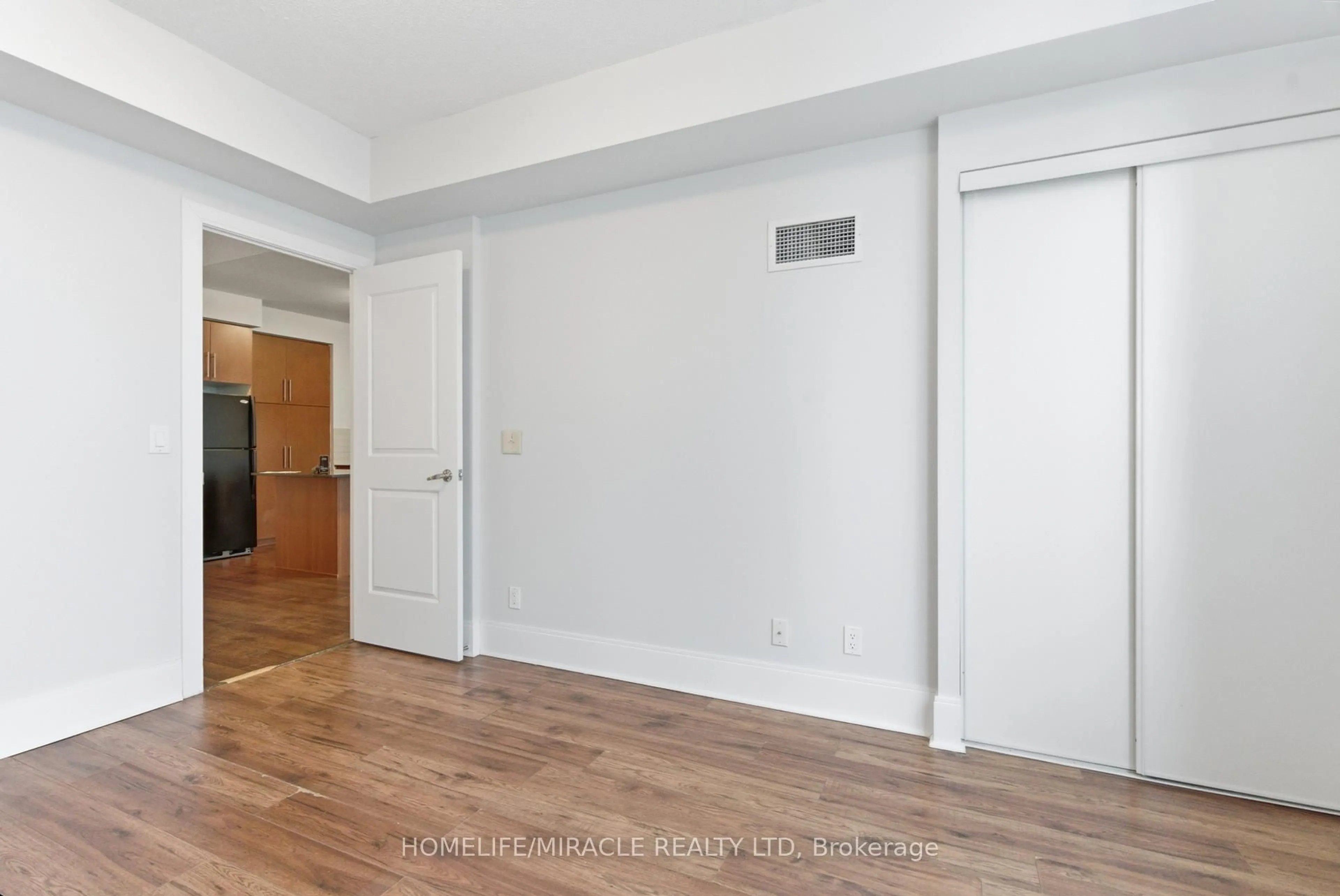 A pic of a room for 330 Burnhamthorpe Rd #2901, Mississauga Ontario L5B 3Y5