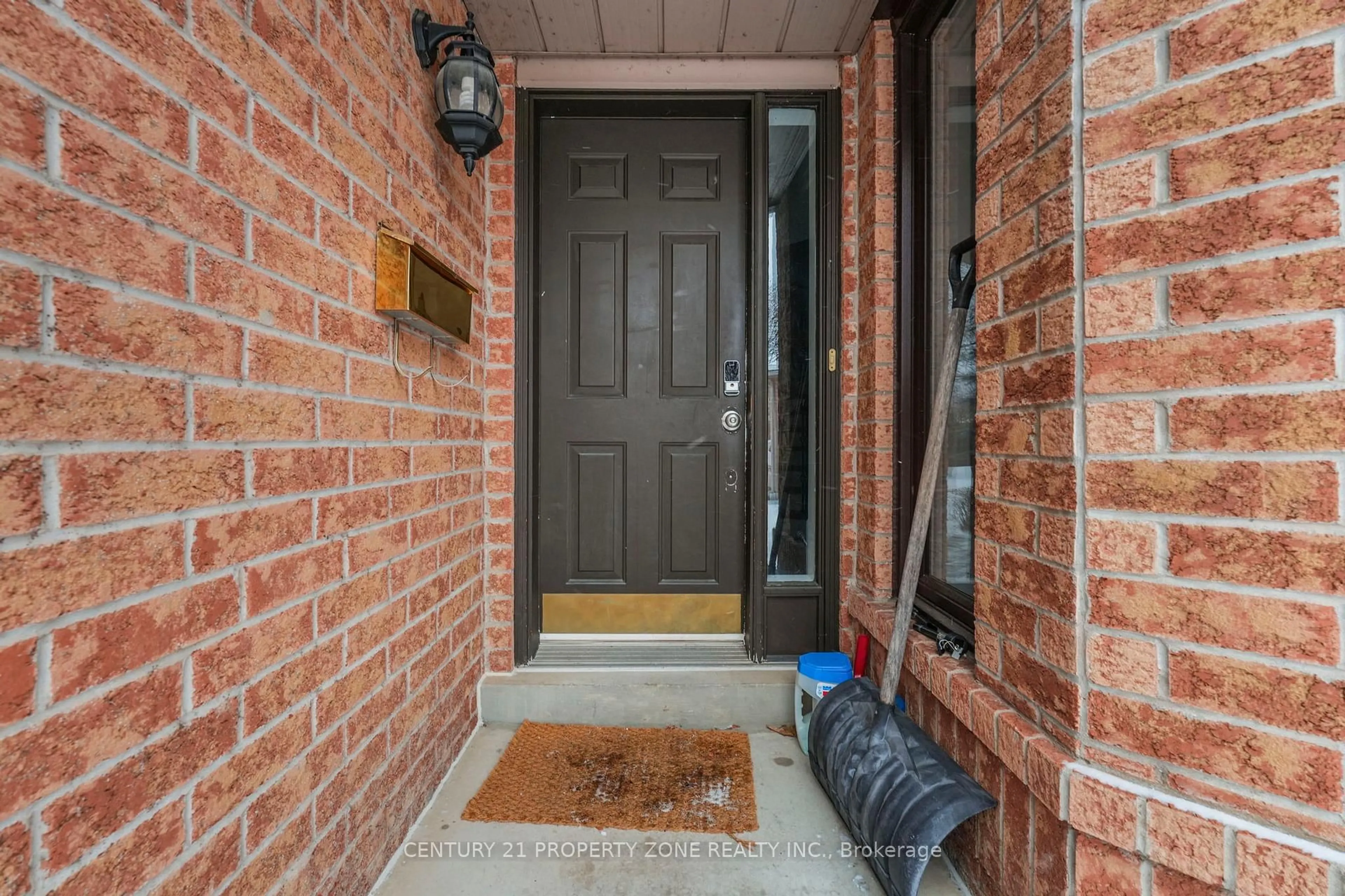 Indoor entryway for 59 Richwood Cres, Brampton Ontario L6X 4K7