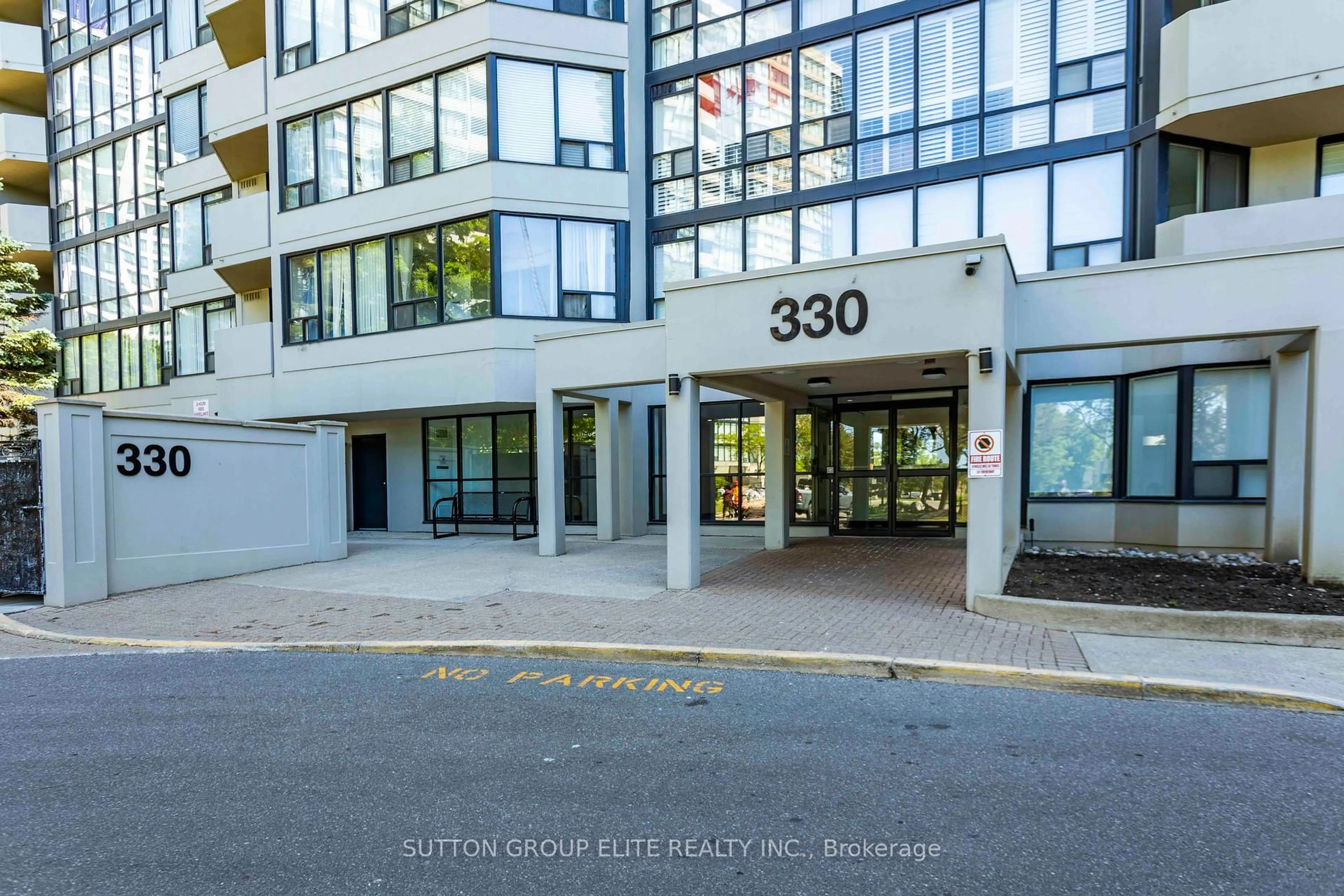 Indoor foyer for 330 Rathburn Rd #1206, Mississauga Ontario L5B 3Y1