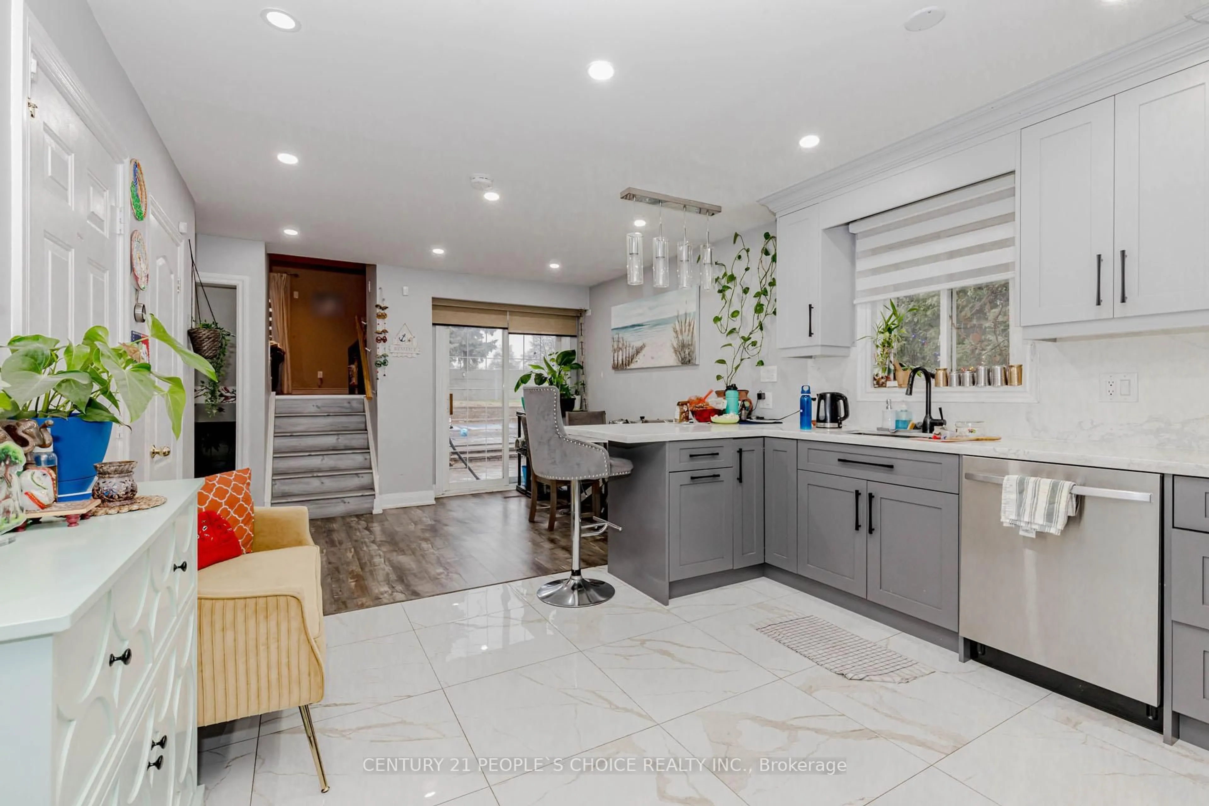 Contemporary kitchen, ceramic/tile floor for 32 Elderwood Pl, Brampton Ontario L6V 3N3