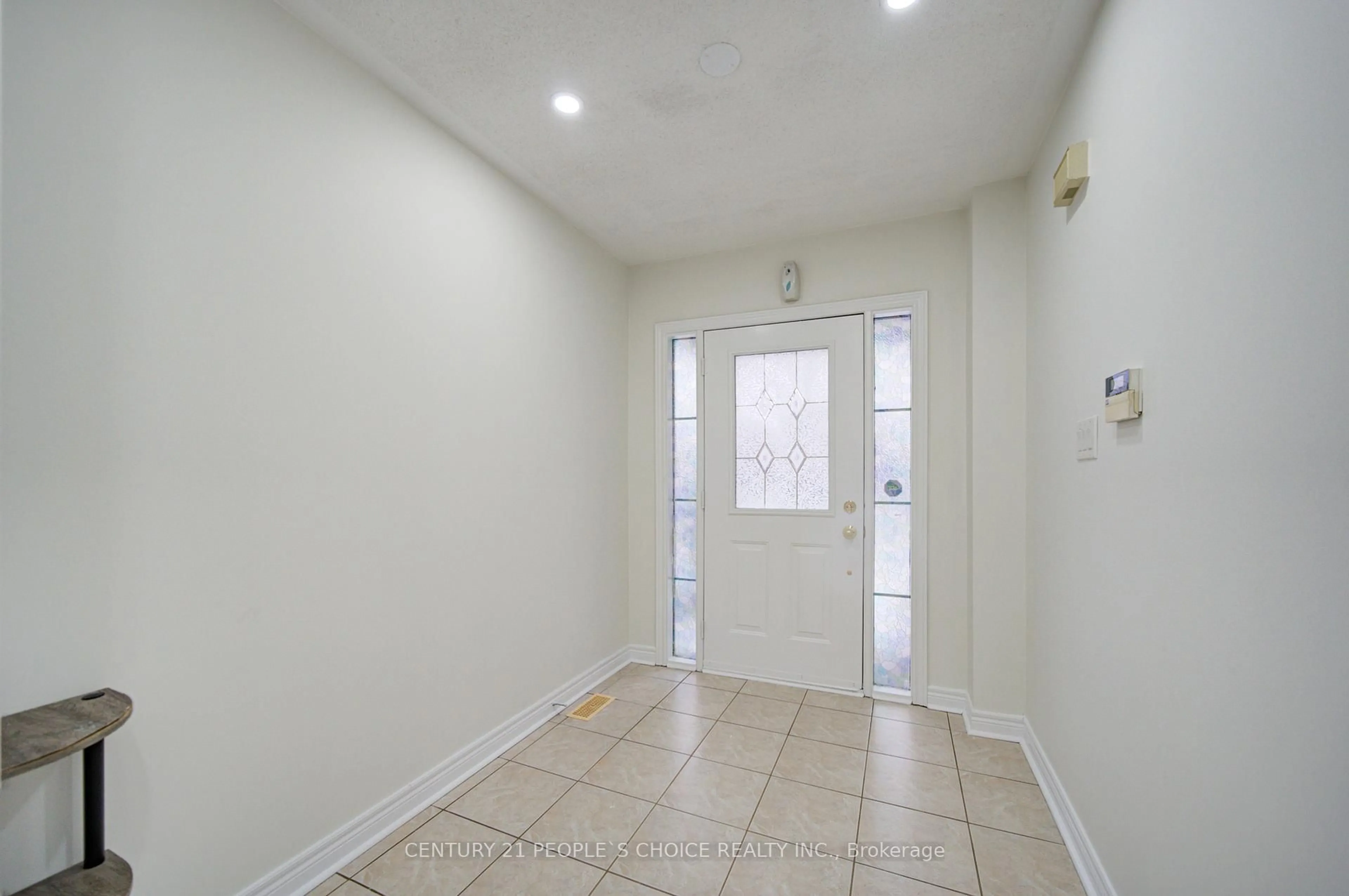 Indoor entryway for 769 Fable Cres, Mississauga Ontario L5W 1S1